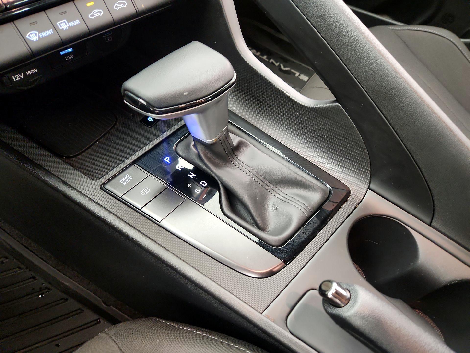 Thumbnail: 2025 Hyundai Elantra - 17