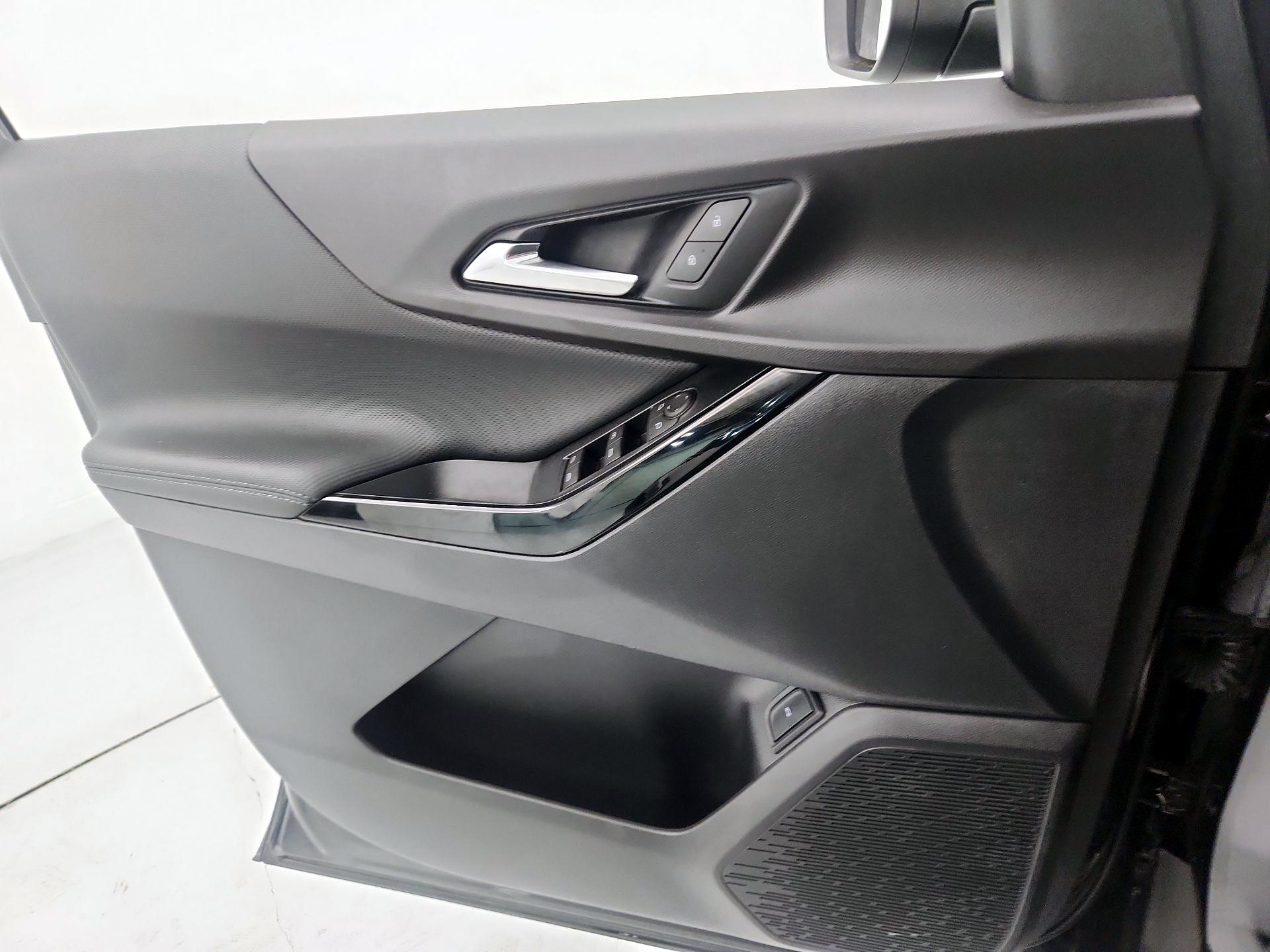 Thumbnail: 2026 Chevrolet Equinox - 12