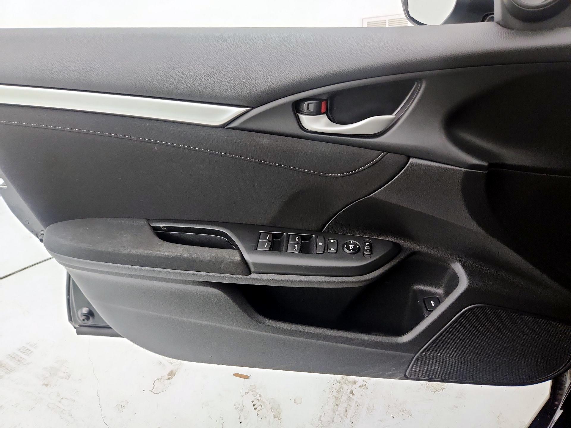 Thumbnail: 2017 Honda Civic - 12