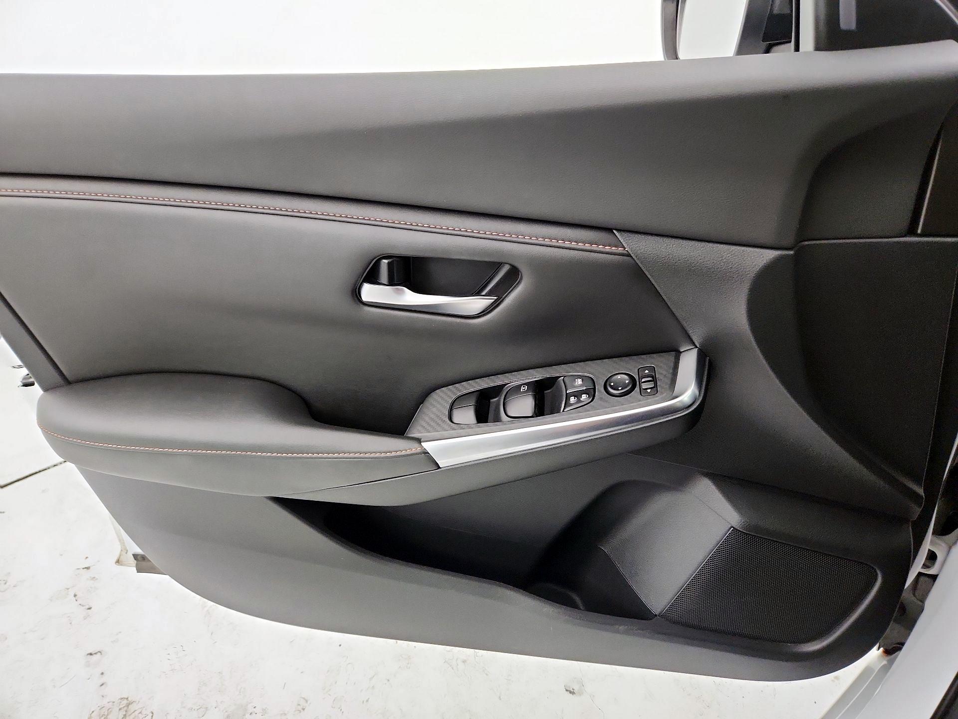 Thumbnail: 2021 Nissan Sentra - 12