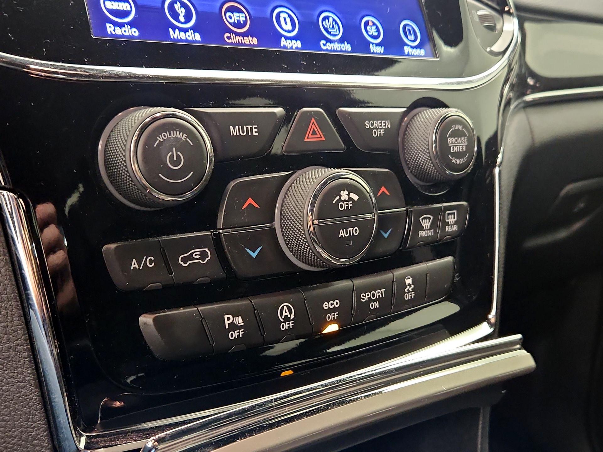 Thumbnail: 2019 Jeep Grand Cherokee - 17
