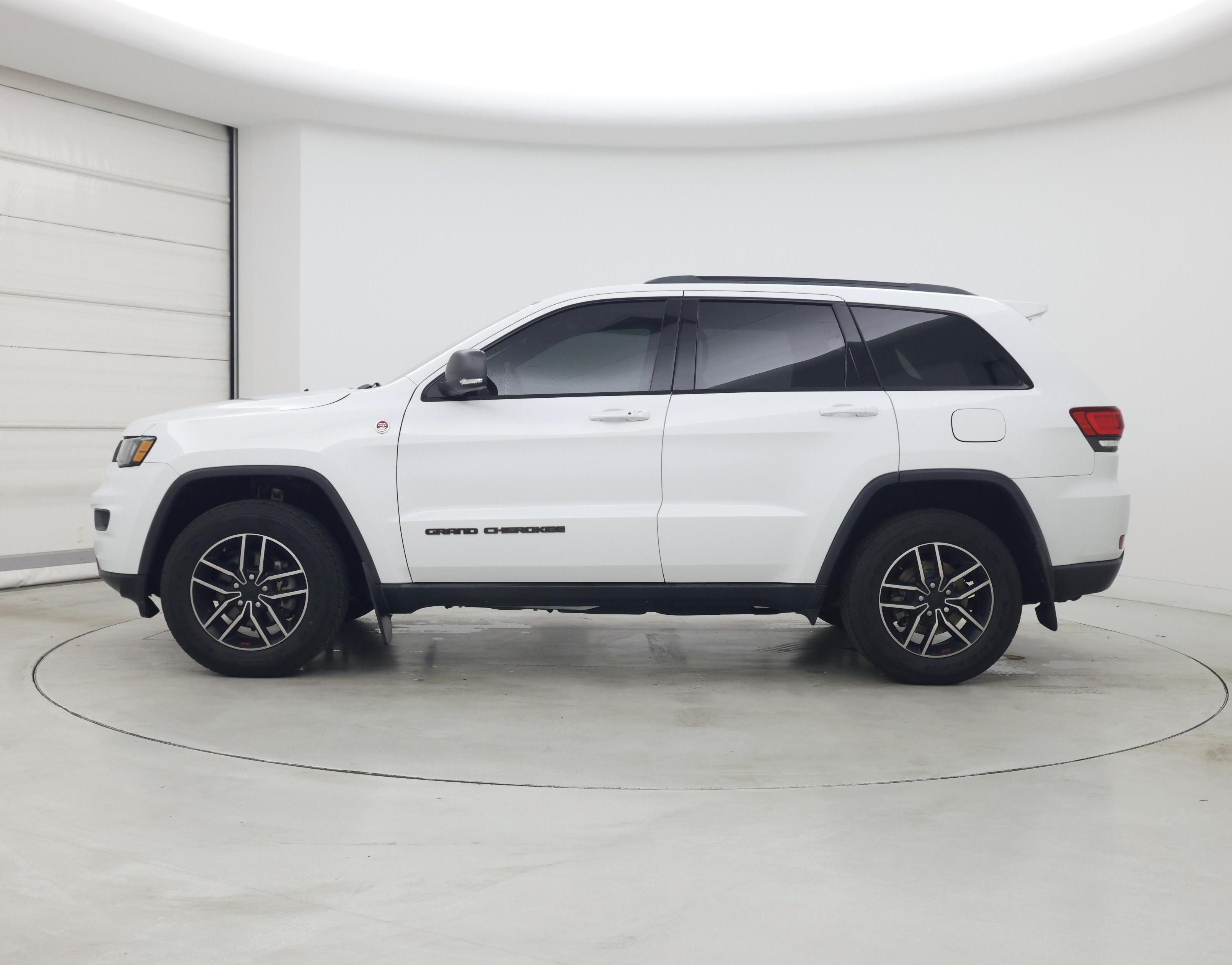 Thumbnail: 2019 Jeep Grand Cherokee - 3