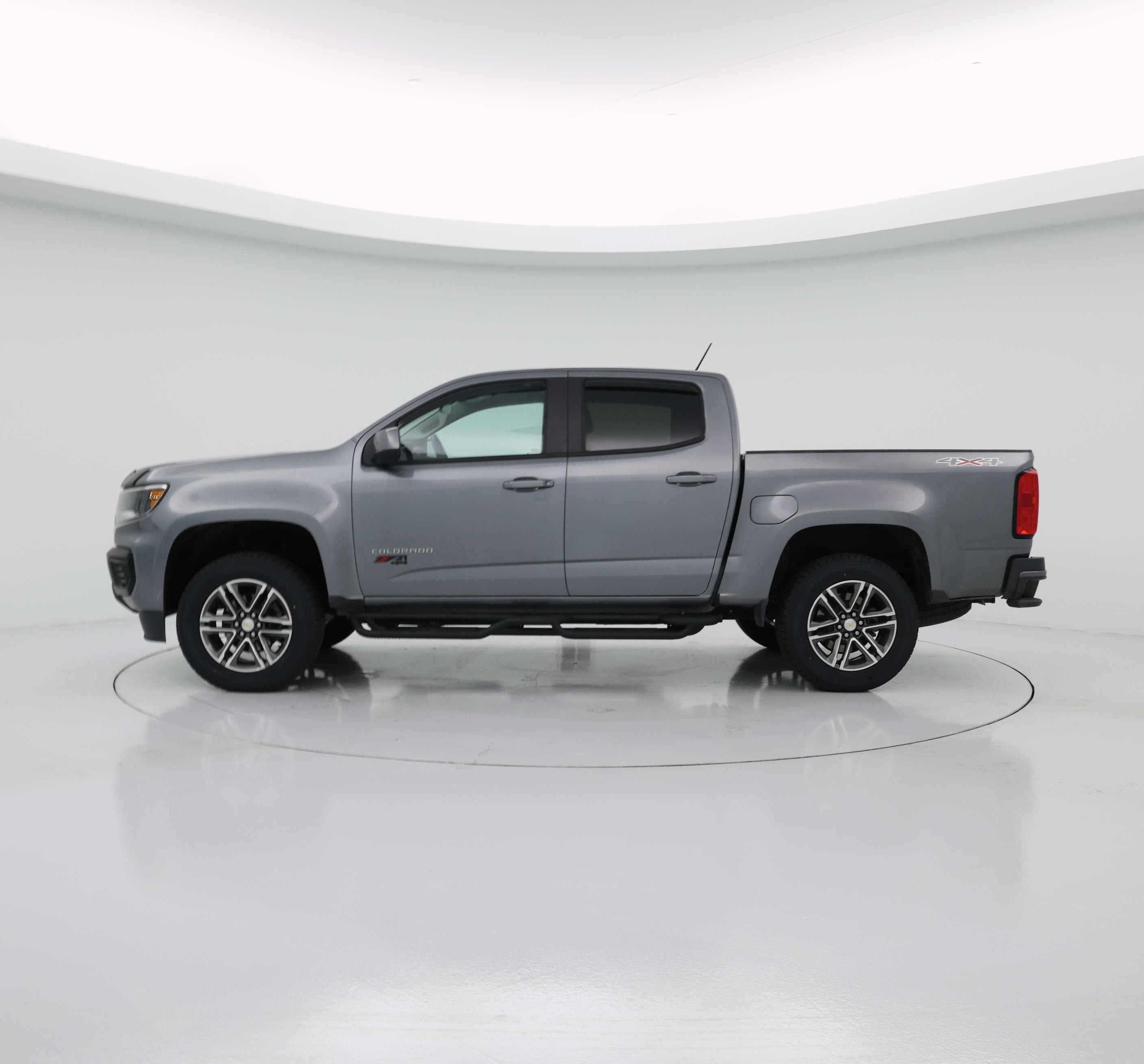Thumbnail: 2021 Chevrolet Colorado - 3
