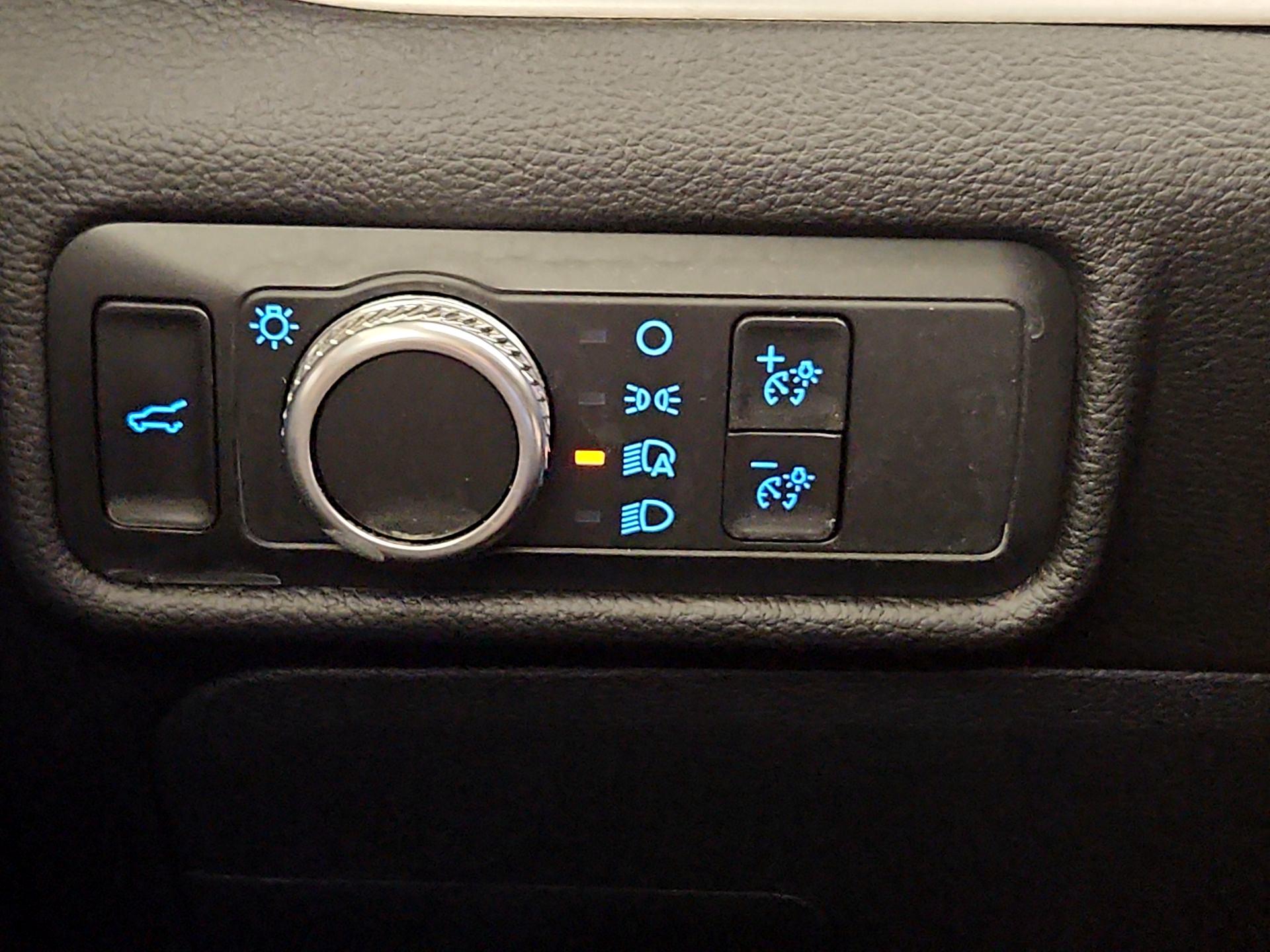 Thumbnail: 2022 Ford Explorer - 13