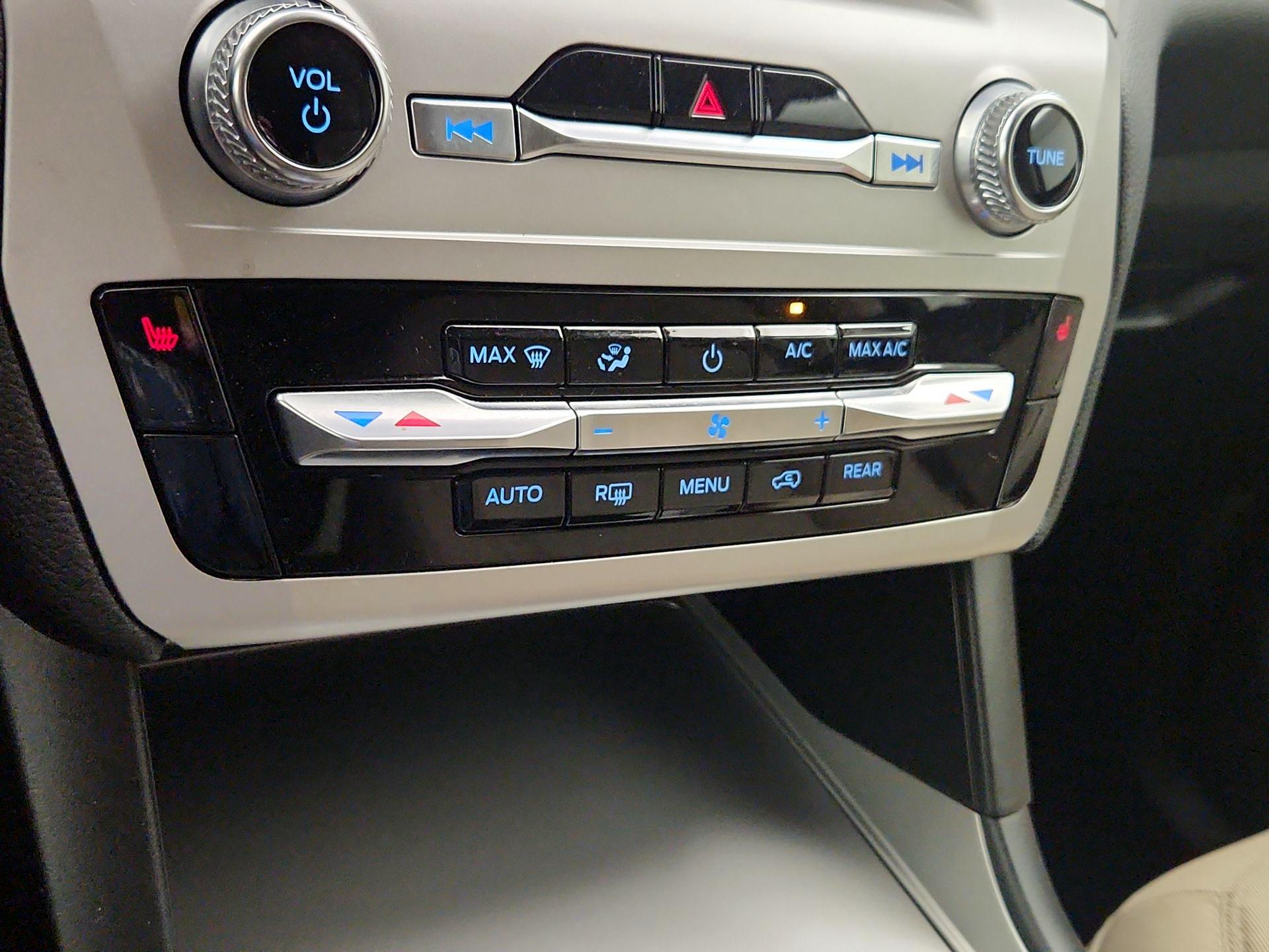 Thumbnail: 2022 Ford Explorer - 16