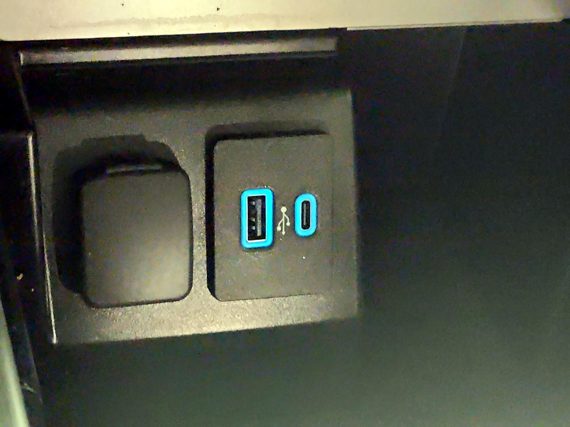 Thumbnail: 2022 Ford Explorer - 18