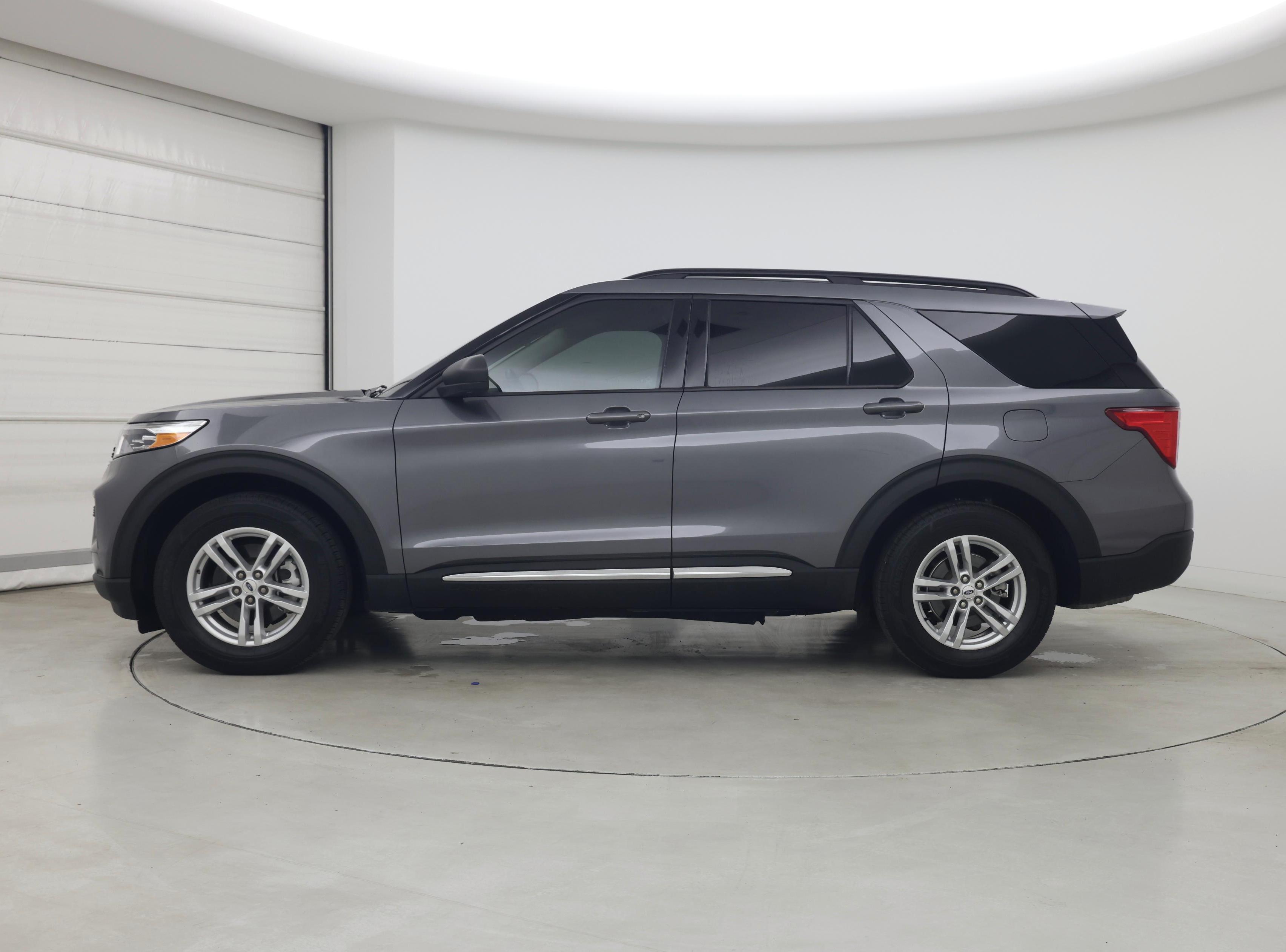 Thumbnail: 2022 Ford Explorer - 3