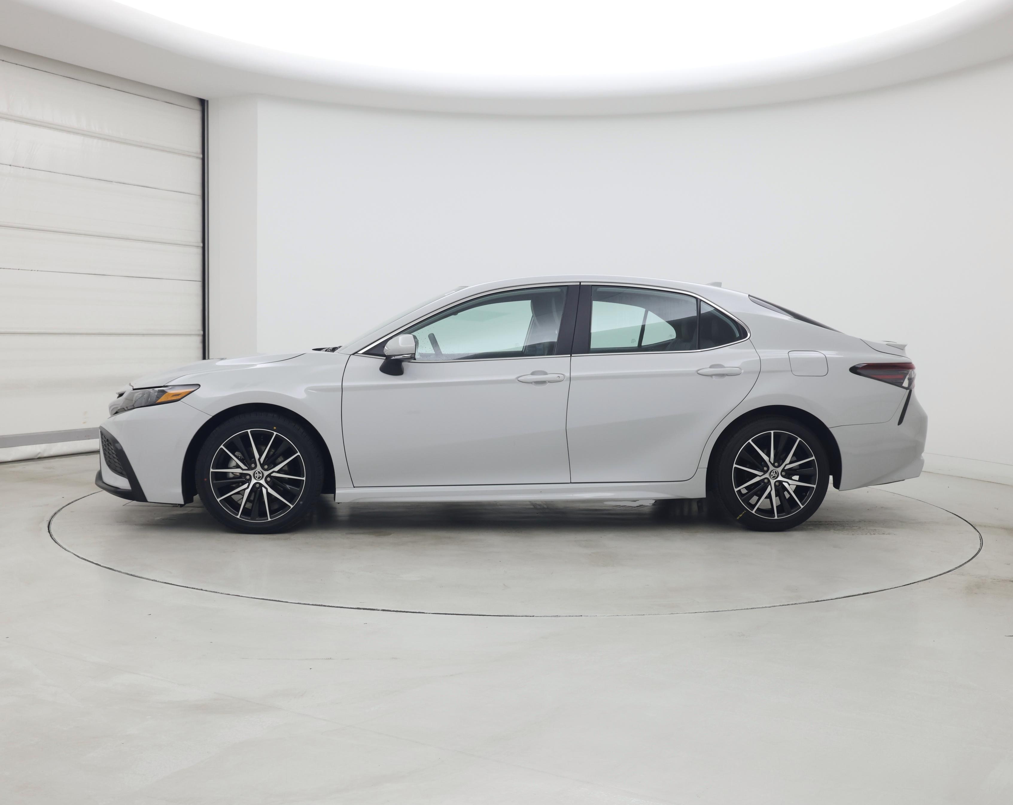 Thumbnail: 2024 Toyota Camry - 3