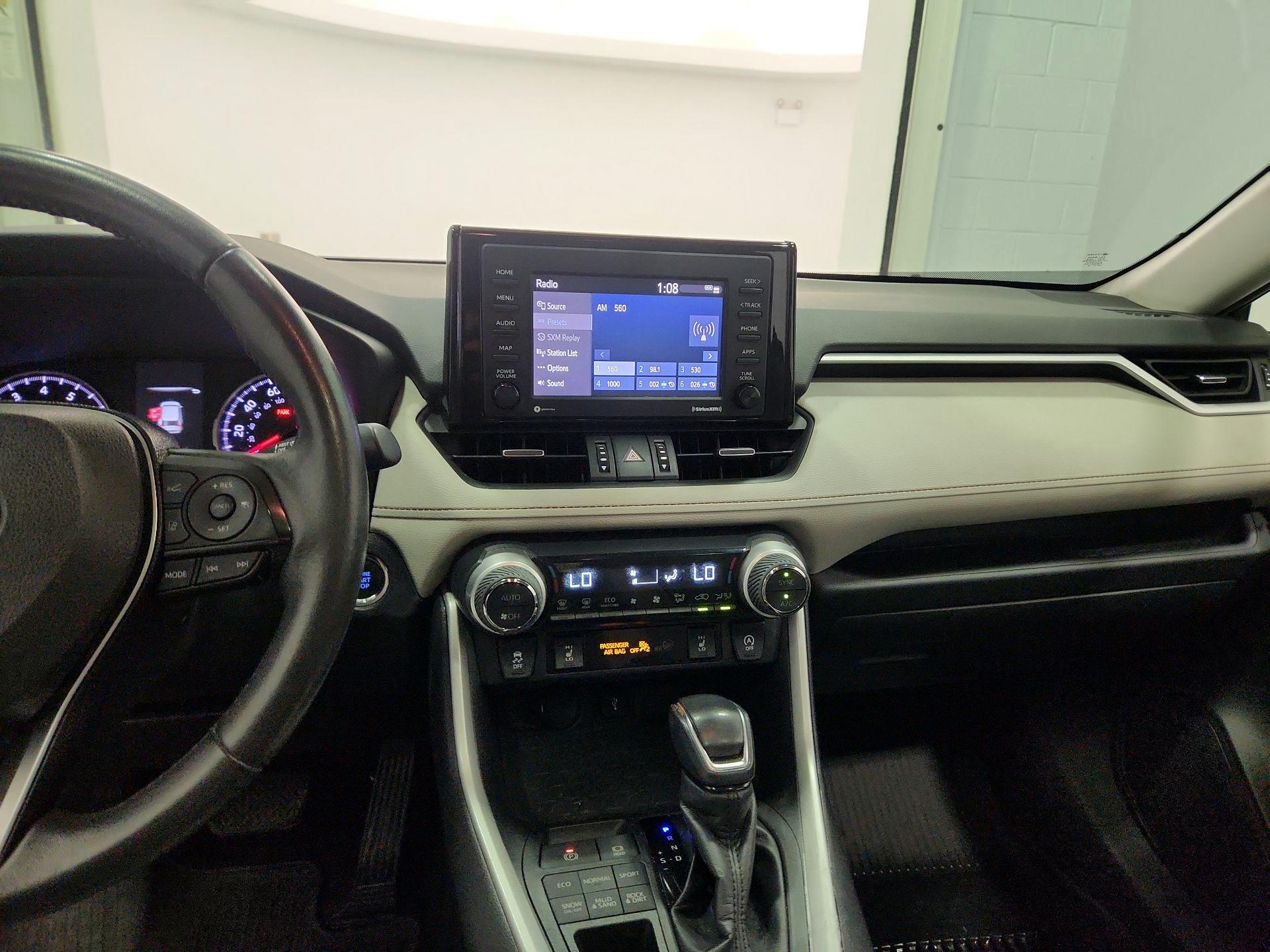 Thumbnail: 2020 Toyota RAV4 - 9