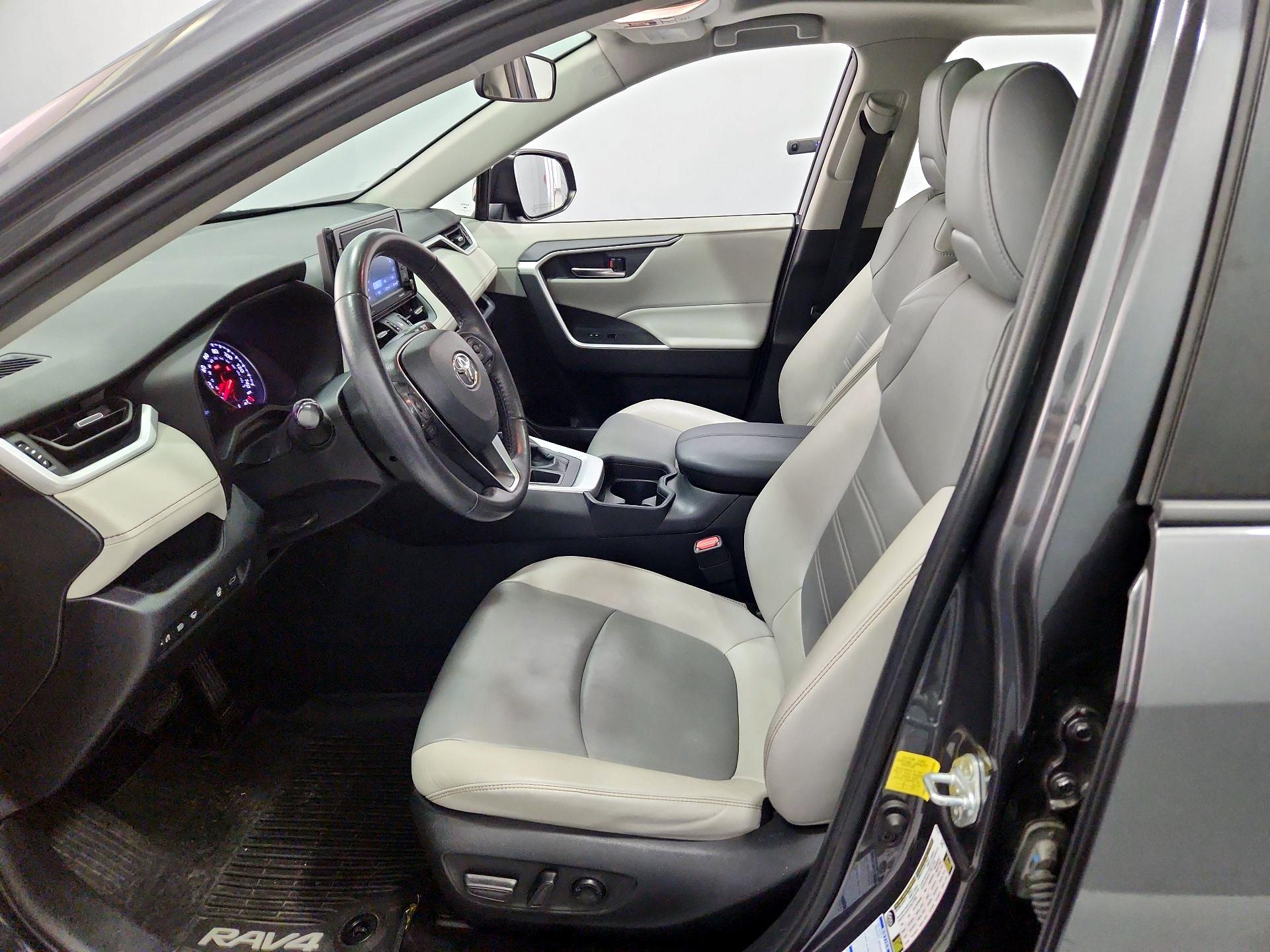 Thumbnail: 2020 Toyota RAV4 - 11