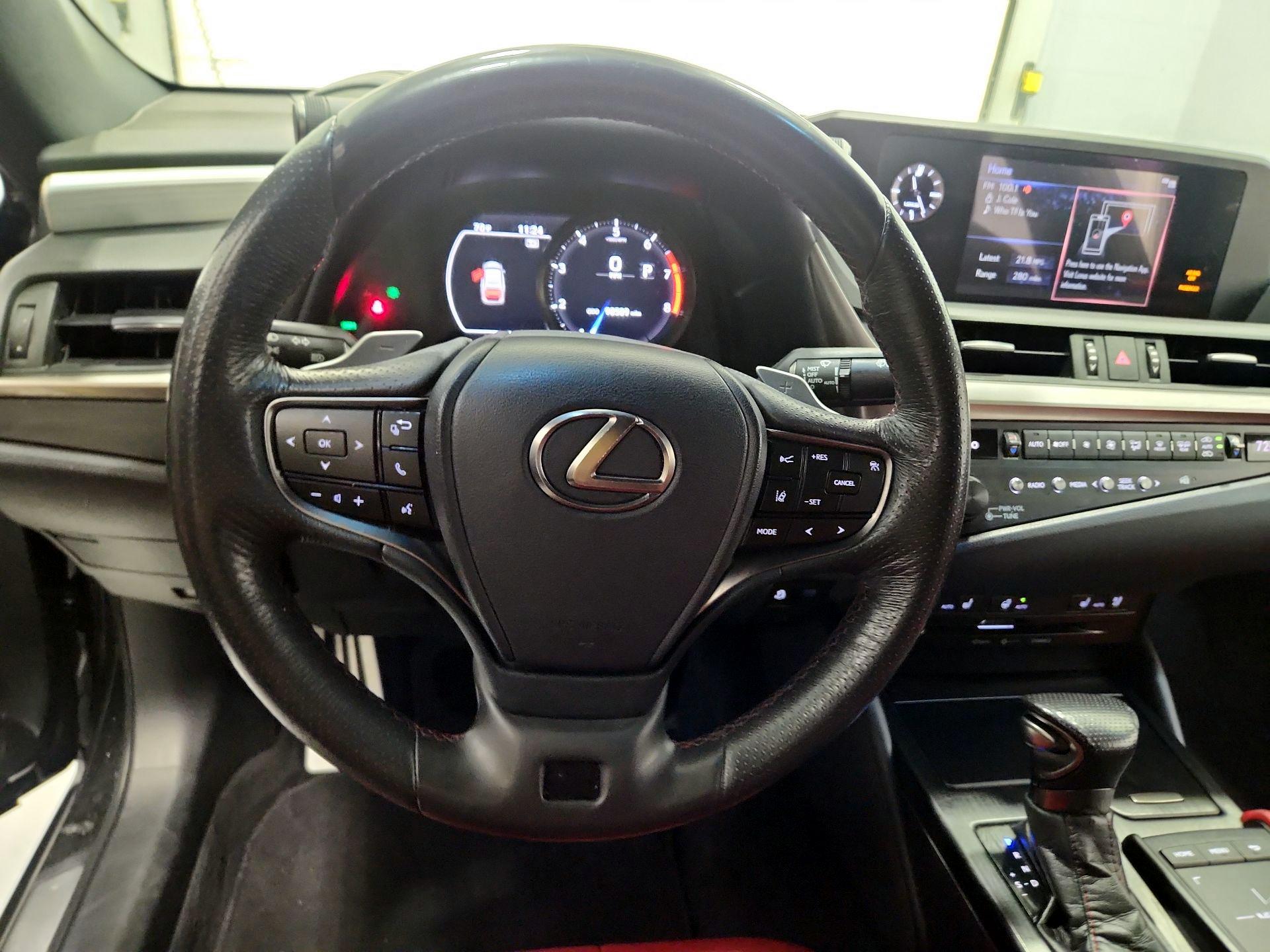 Thumbnail: 2020 Lexus ES - 10