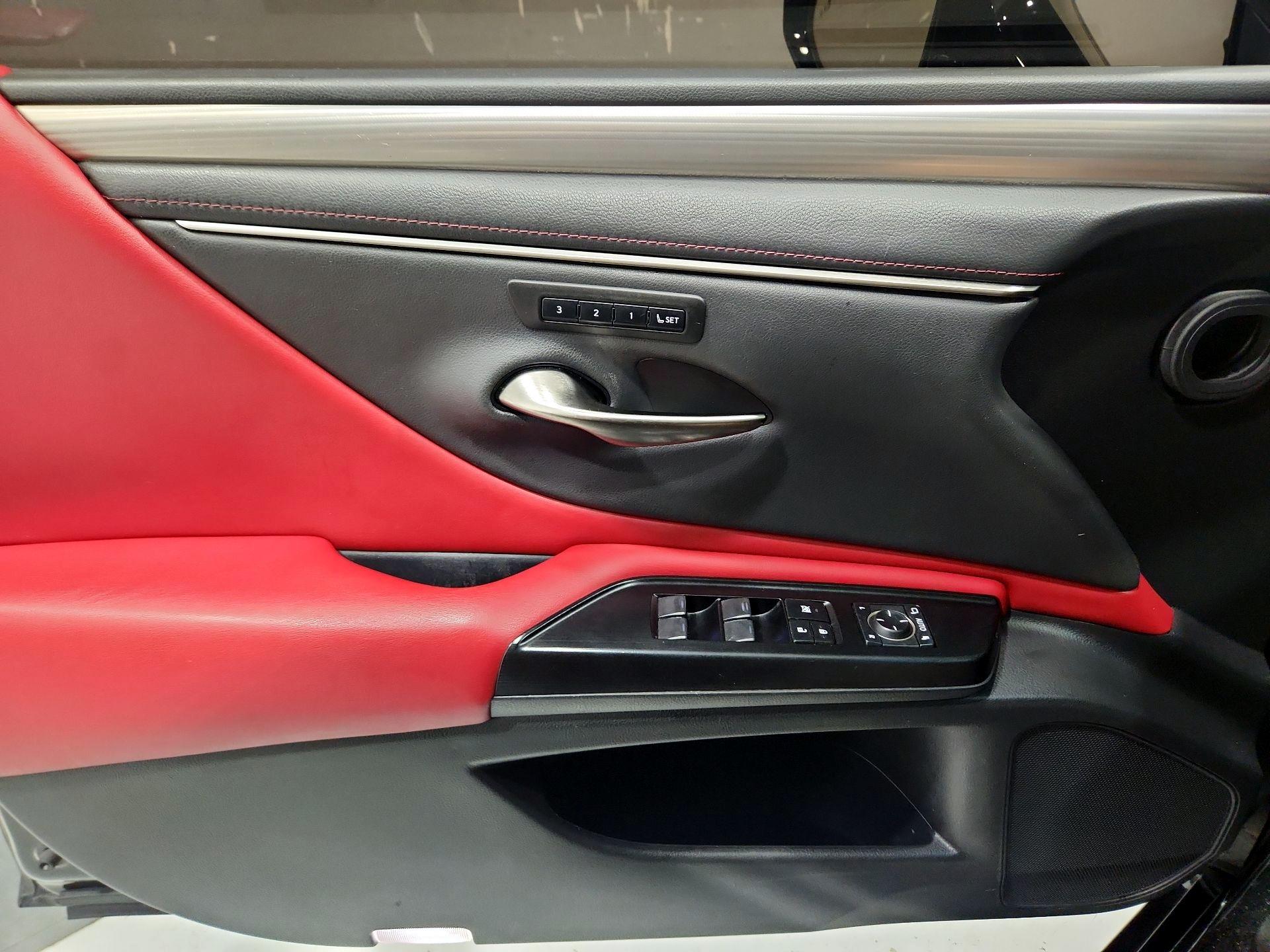 Thumbnail: 2020 Lexus ES - 12