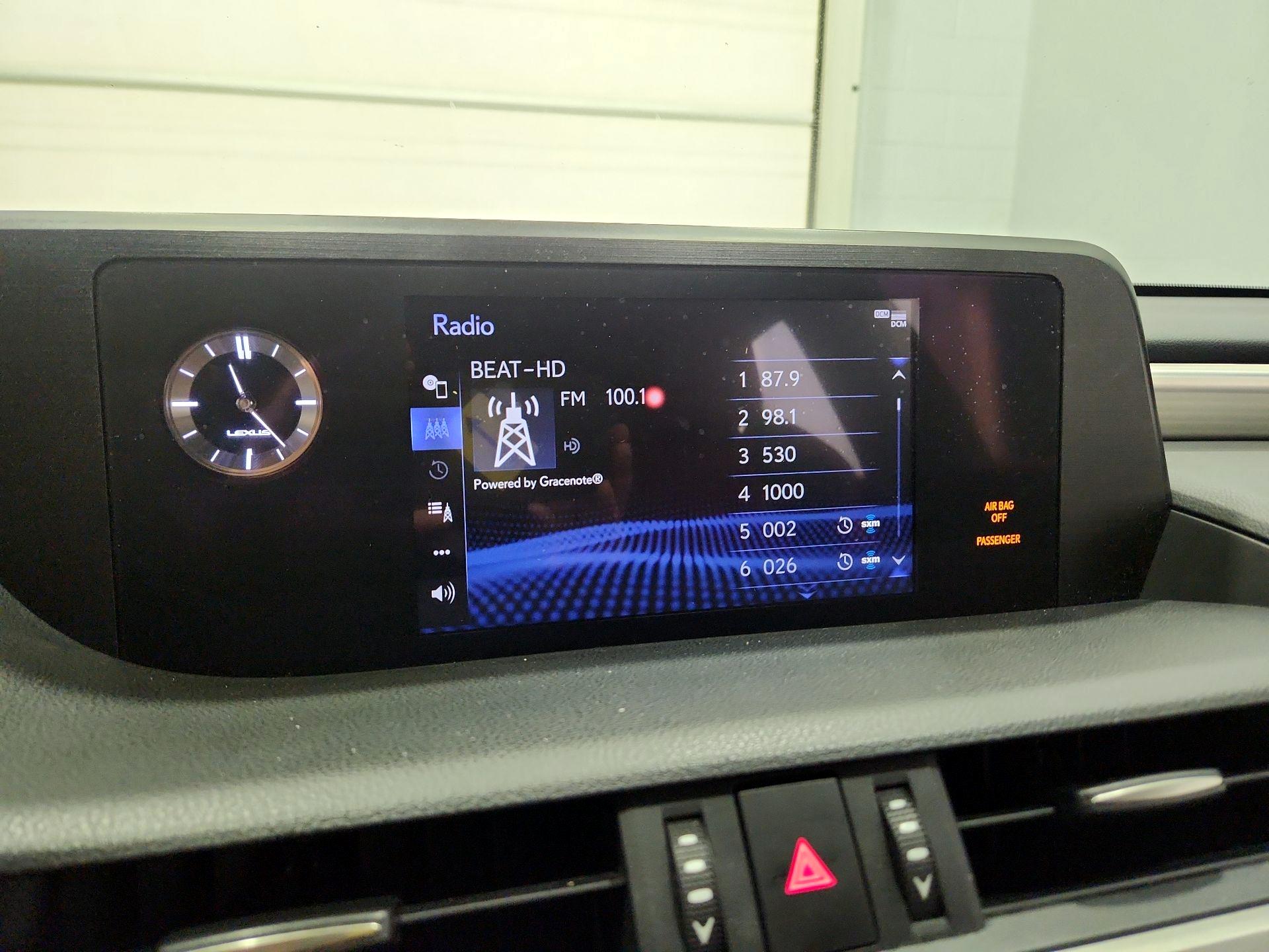 Thumbnail: 2020 Lexus ES - 16