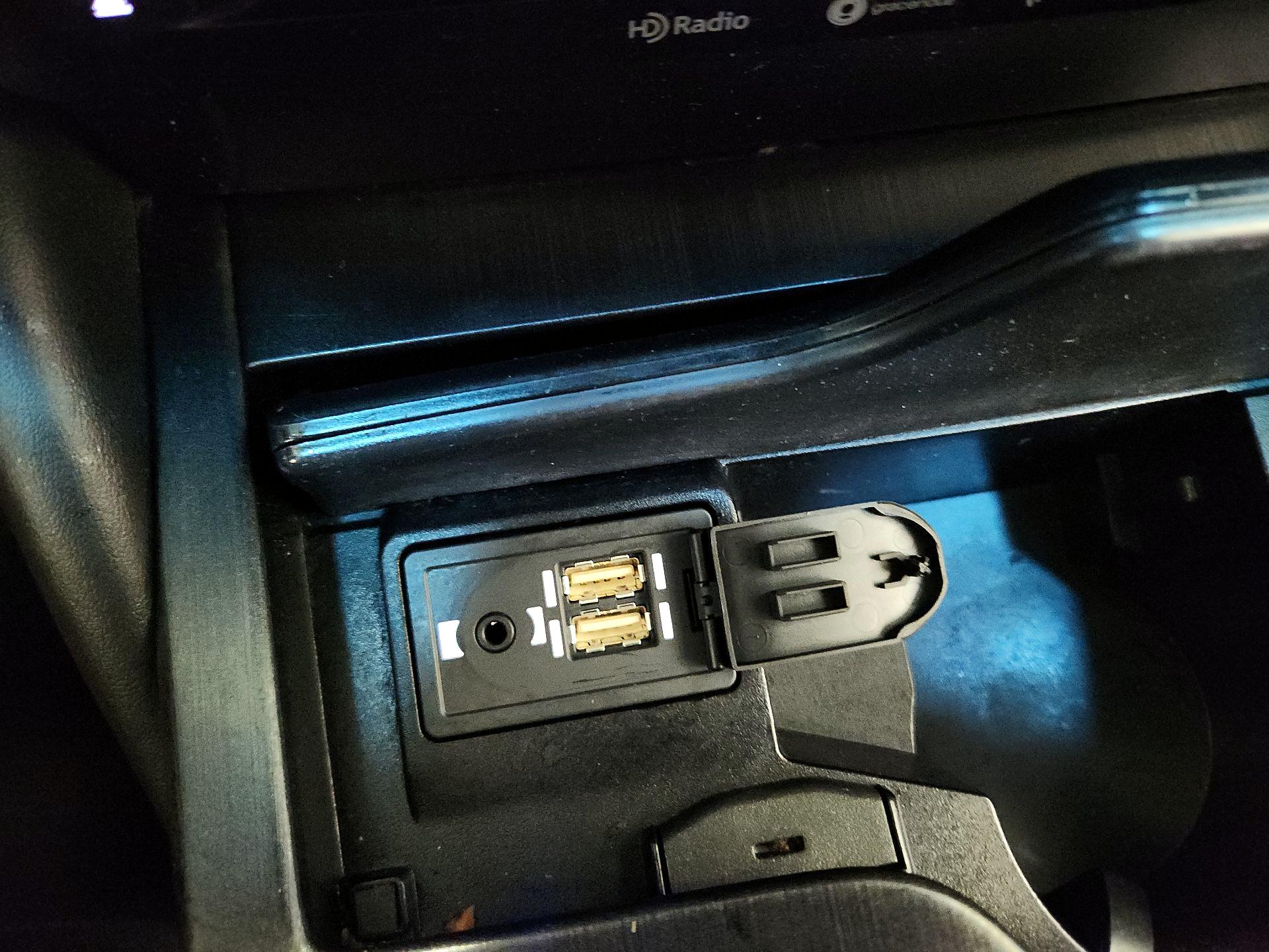 Thumbnail: 2020 Lexus ES - 19