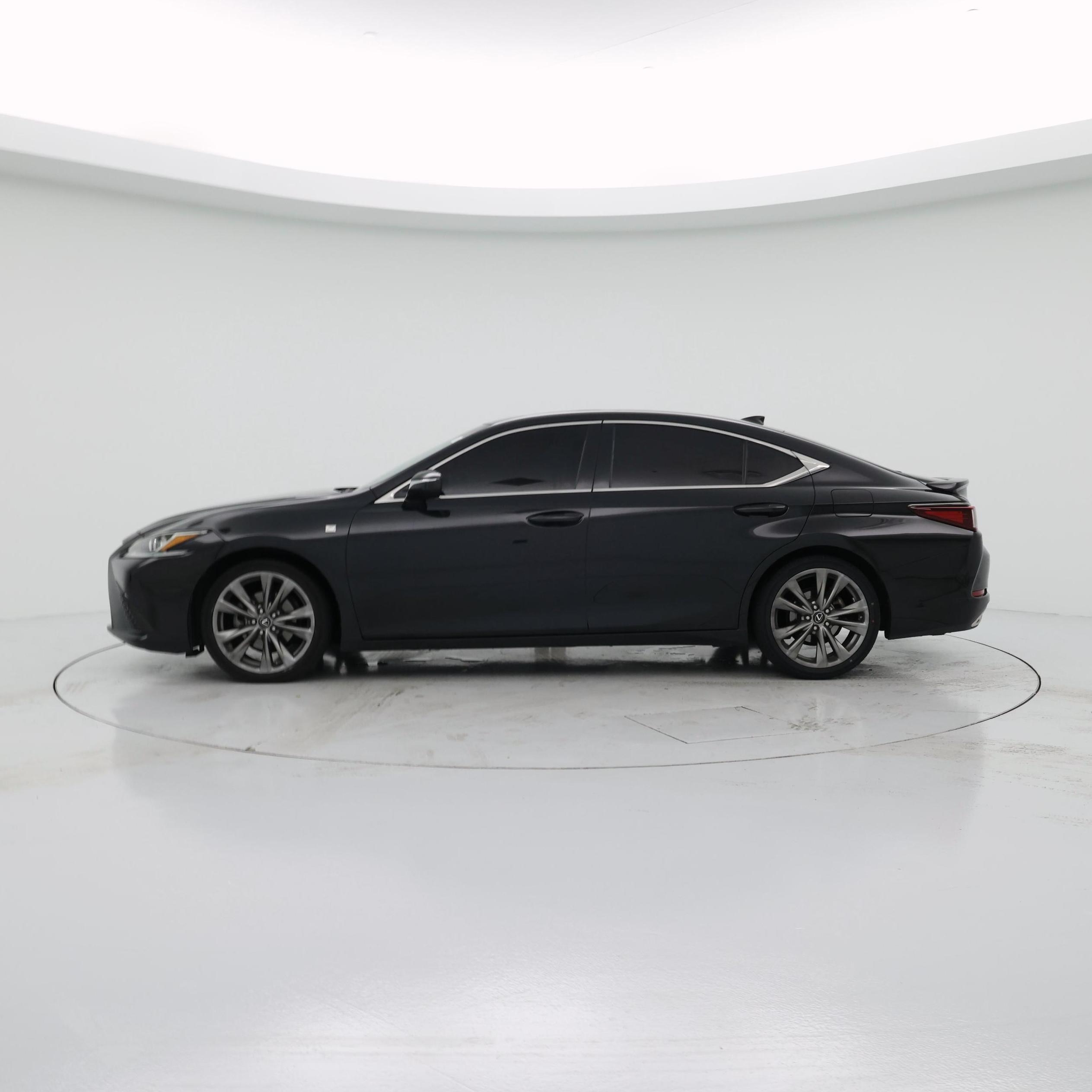 Thumbnail: 2020 Lexus ES - 3