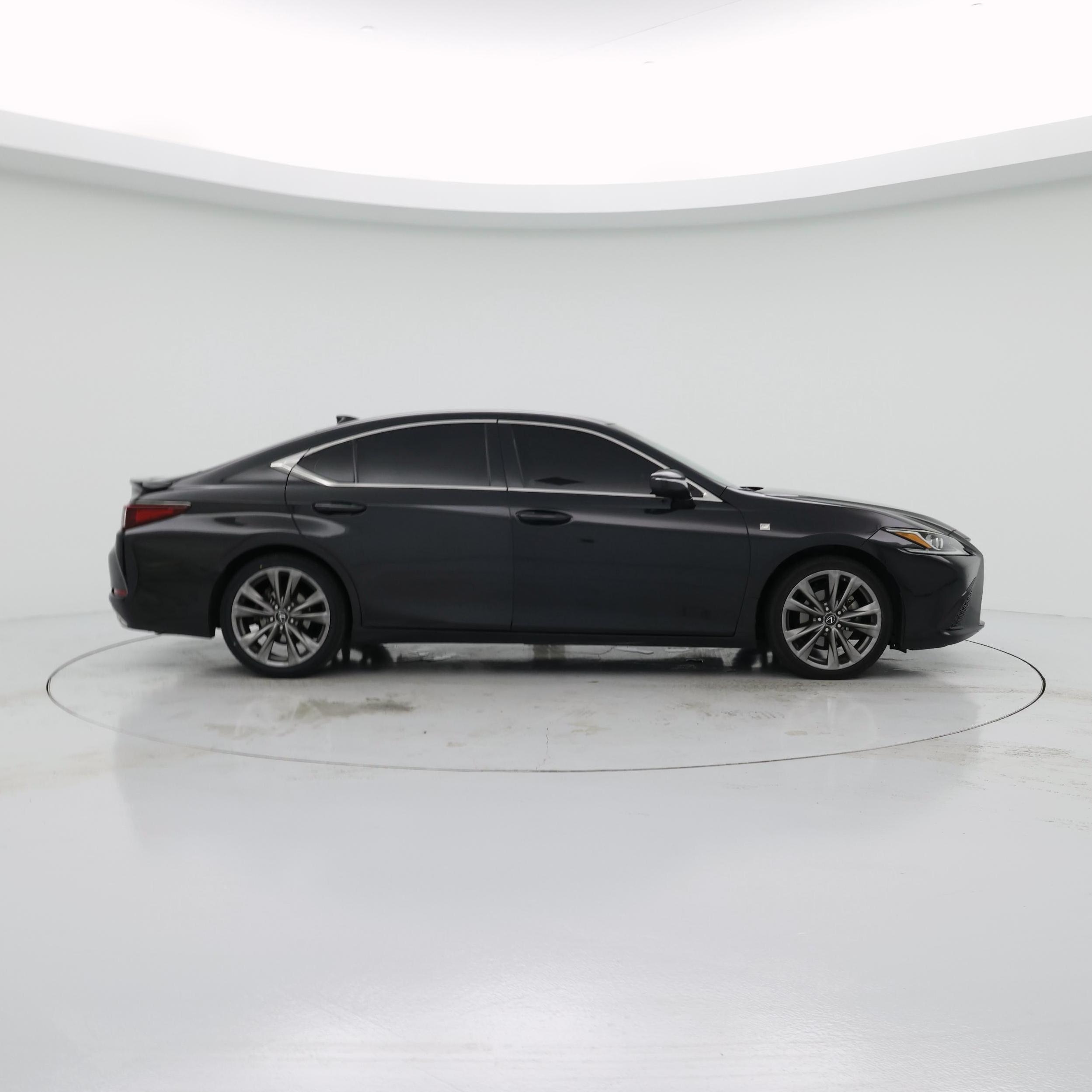 Thumbnail: 2020 Lexus ES - 7
