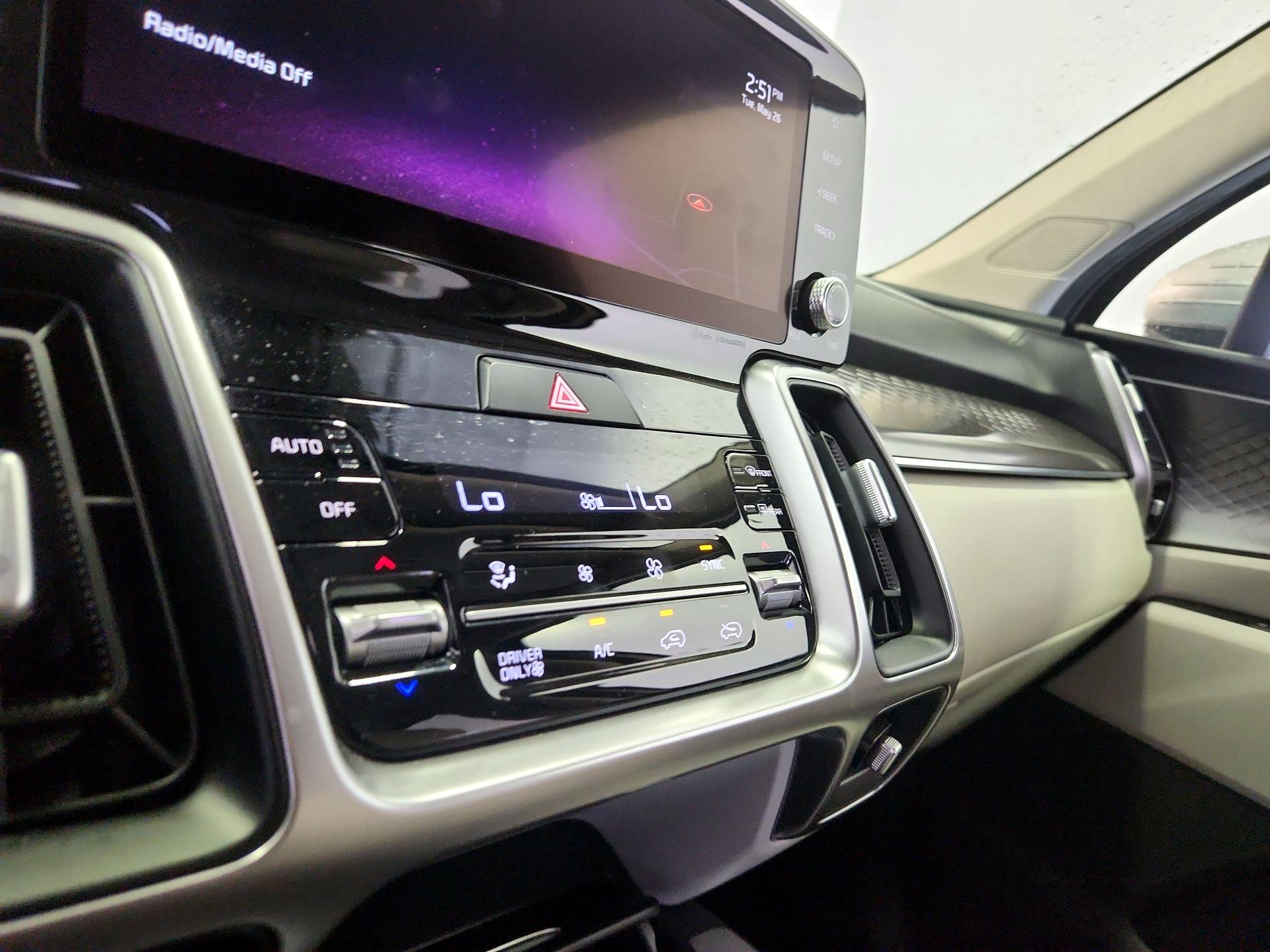Thumbnail: 2022 Kia Sorento - 16