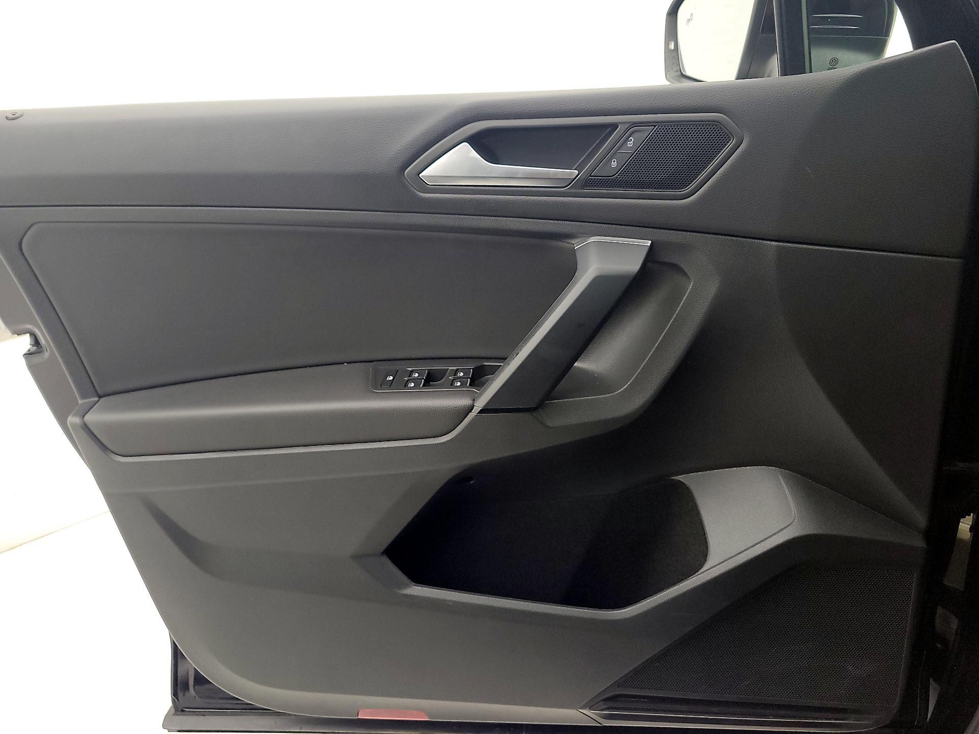 Thumbnail: 2019 Volkswagen Tiguan - 12