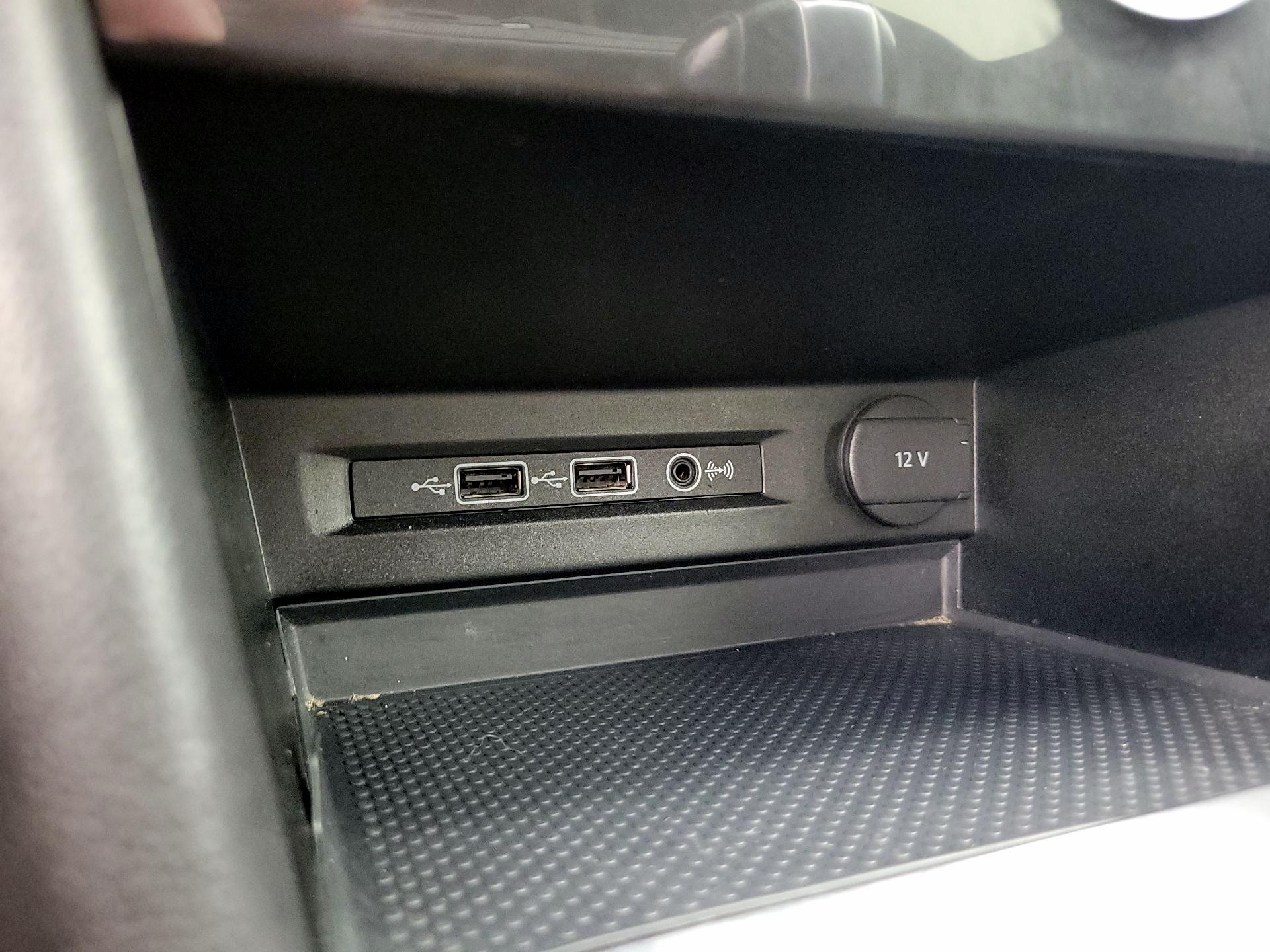 Thumbnail: 2019 Volkswagen Tiguan - 18