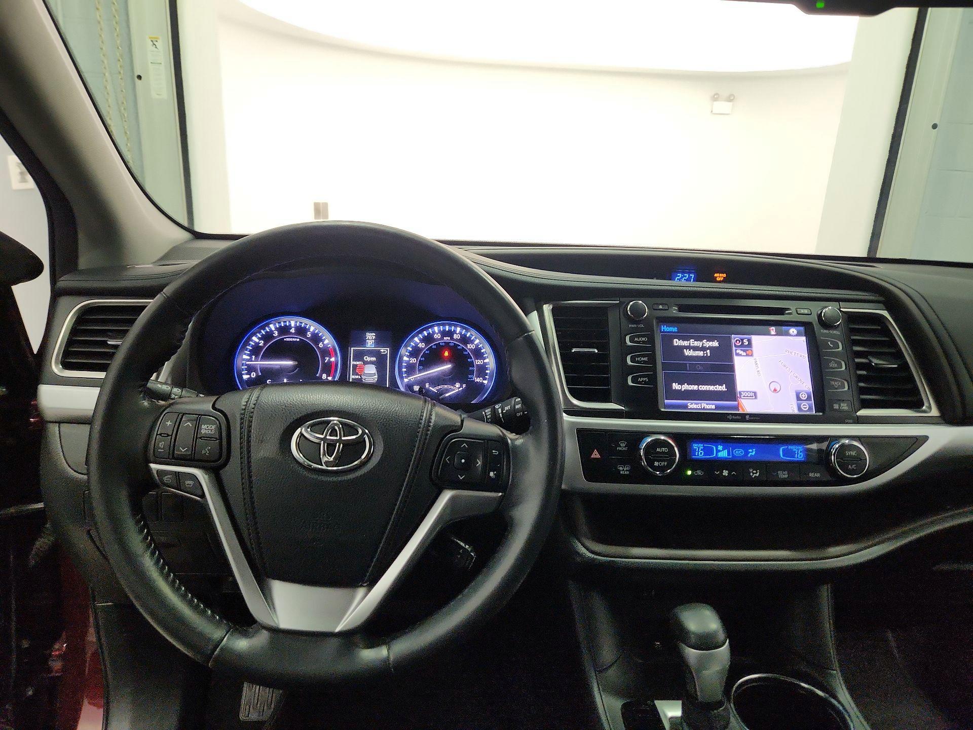 Thumbnail: 2014 Toyota Highlander - 10