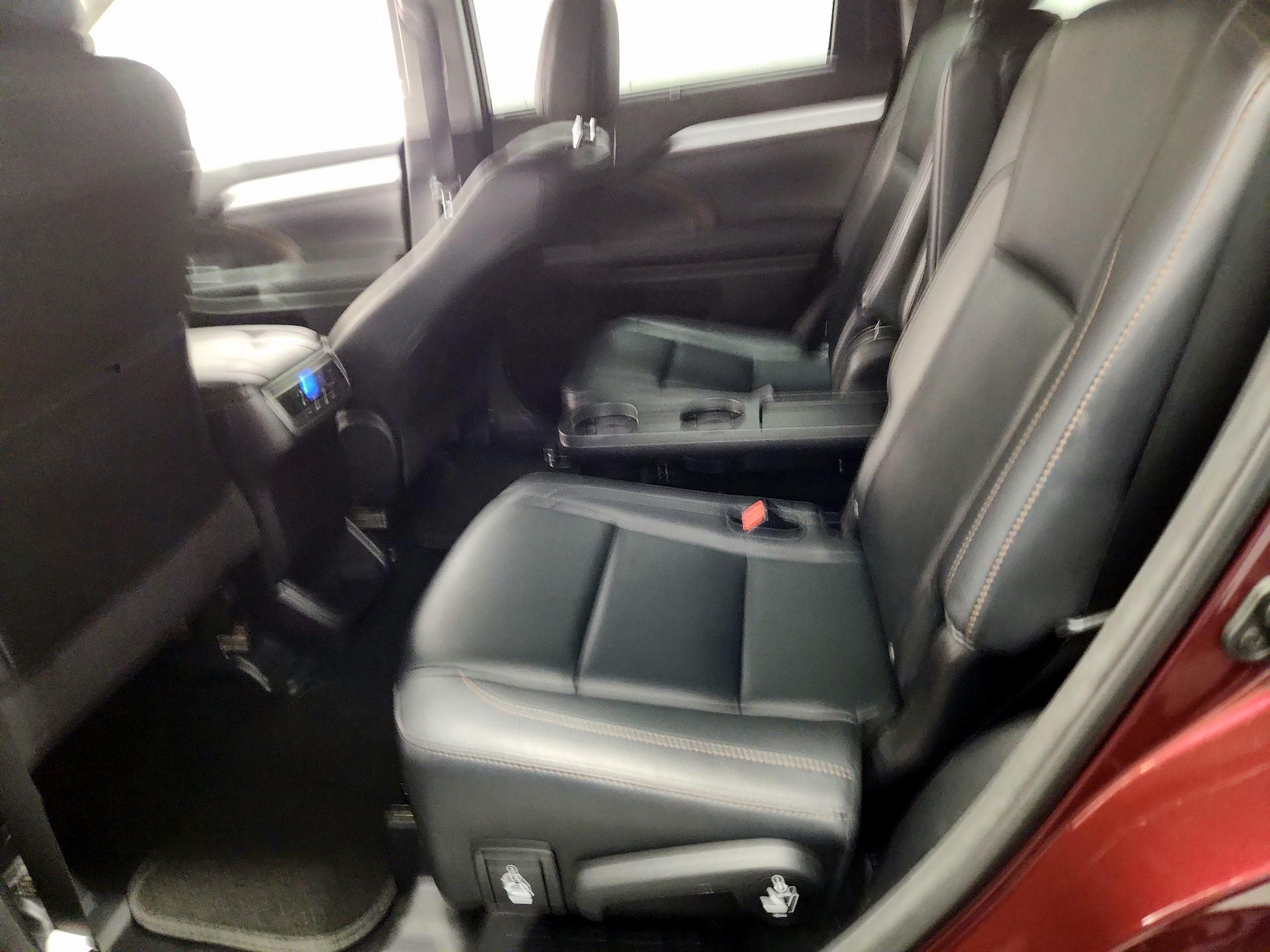 Thumbnail: 2014 Toyota Highlander - 19