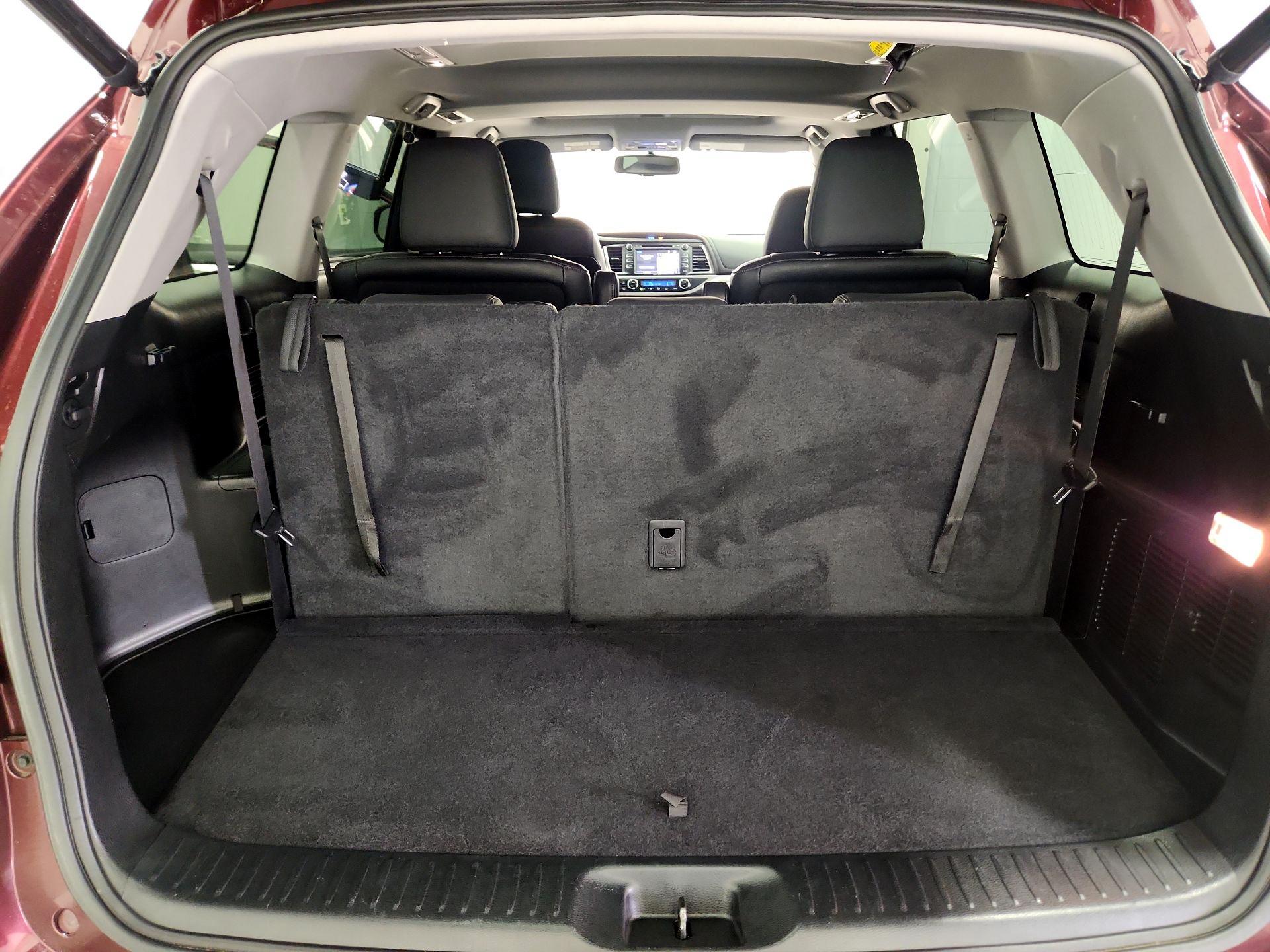 Thumbnail: 2014 Toyota Highlander - 20