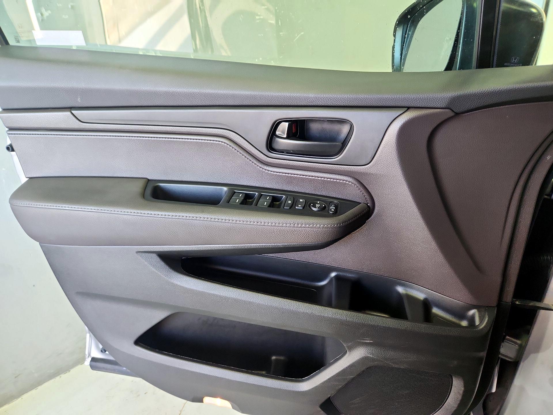 Thumbnail: 2022 Honda Odyssey - 12