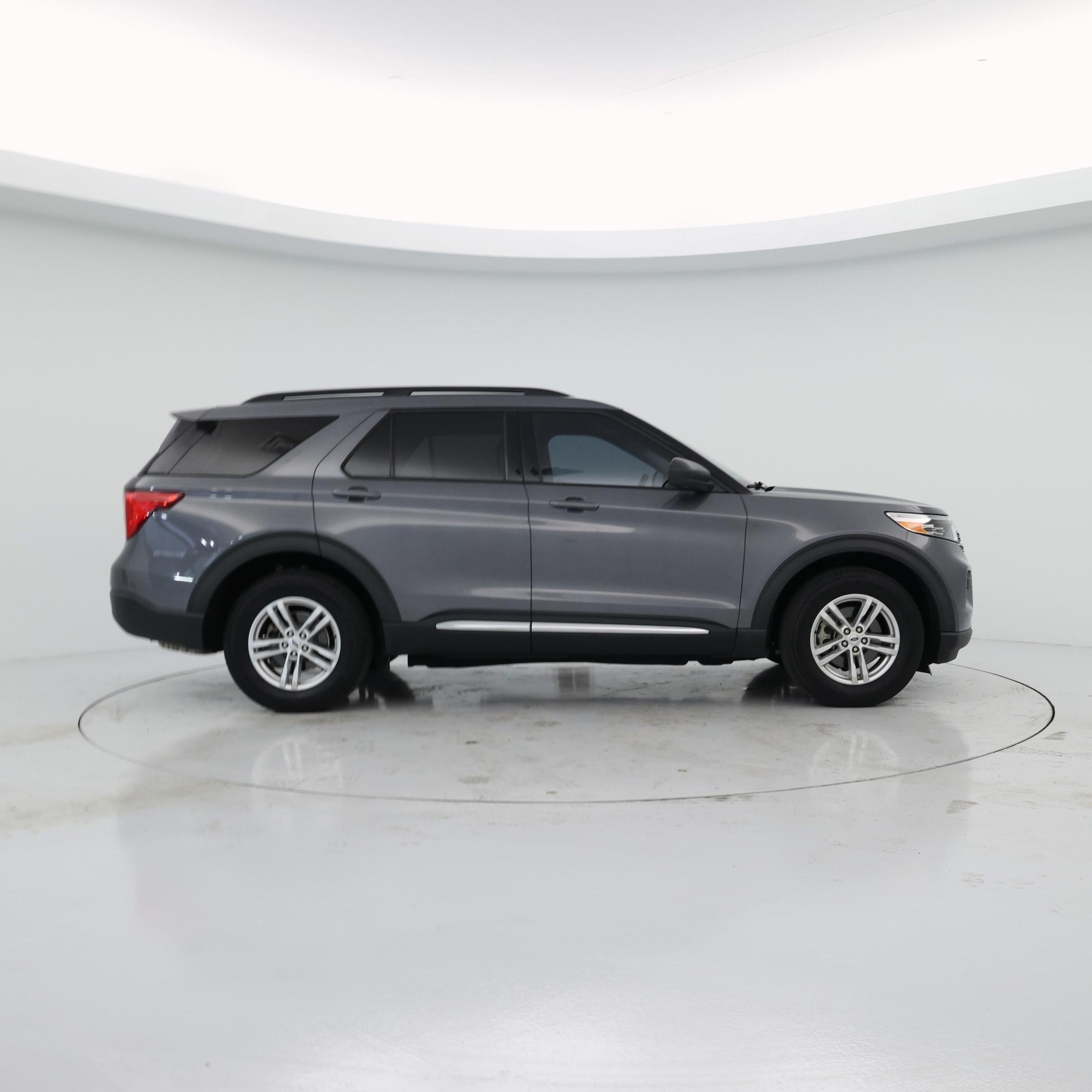 Thumbnail: 2021 Ford Explorer - 7