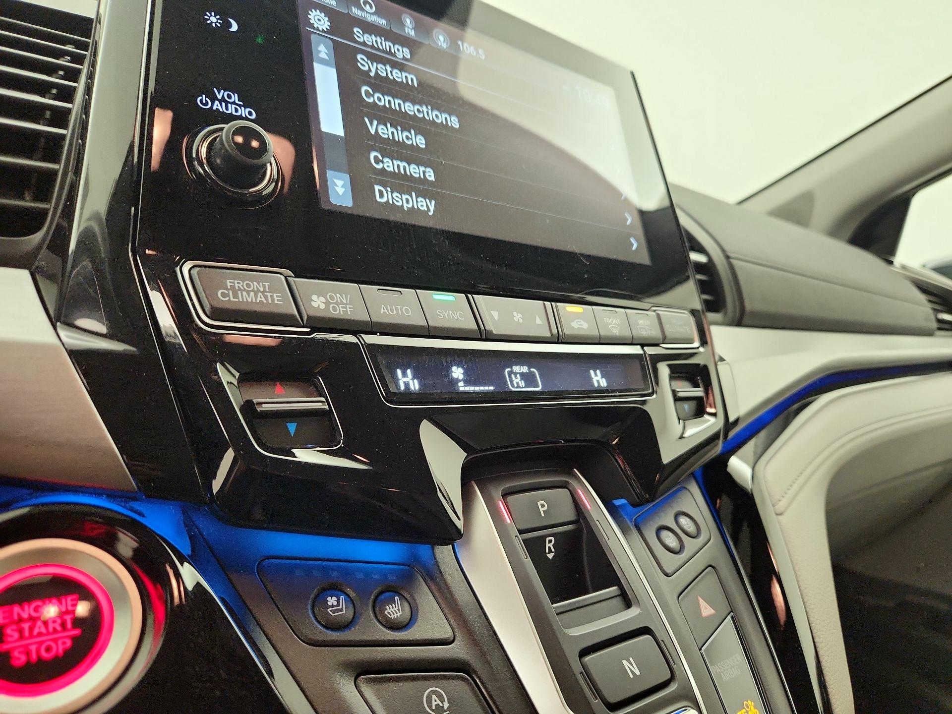 Thumbnail: 2018 Honda Odyssey - 17