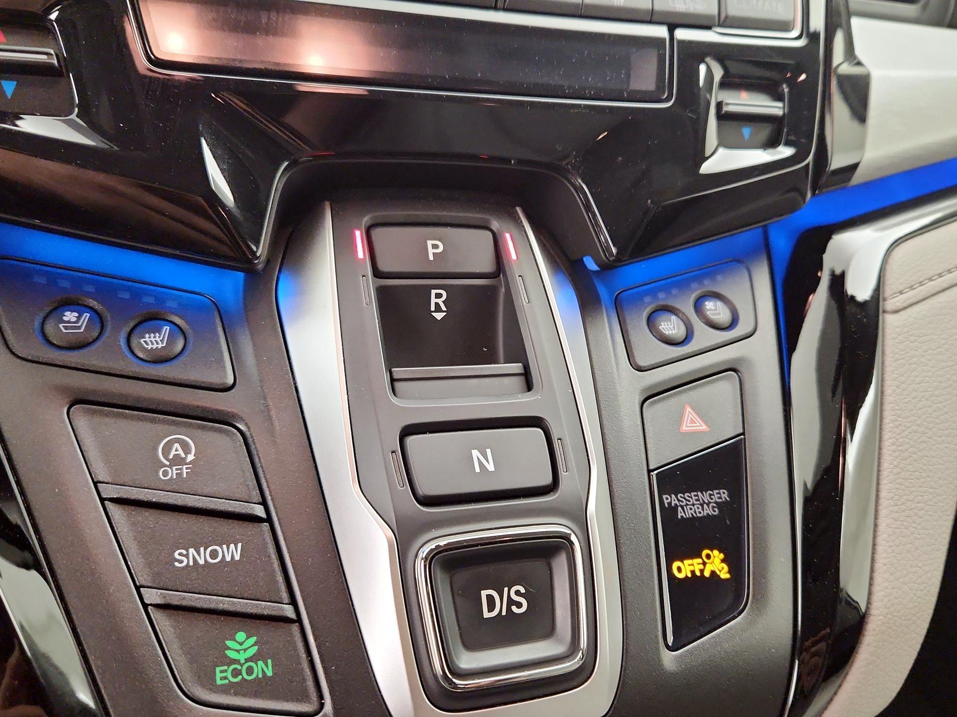 Thumbnail: 2018 Honda Odyssey - 18