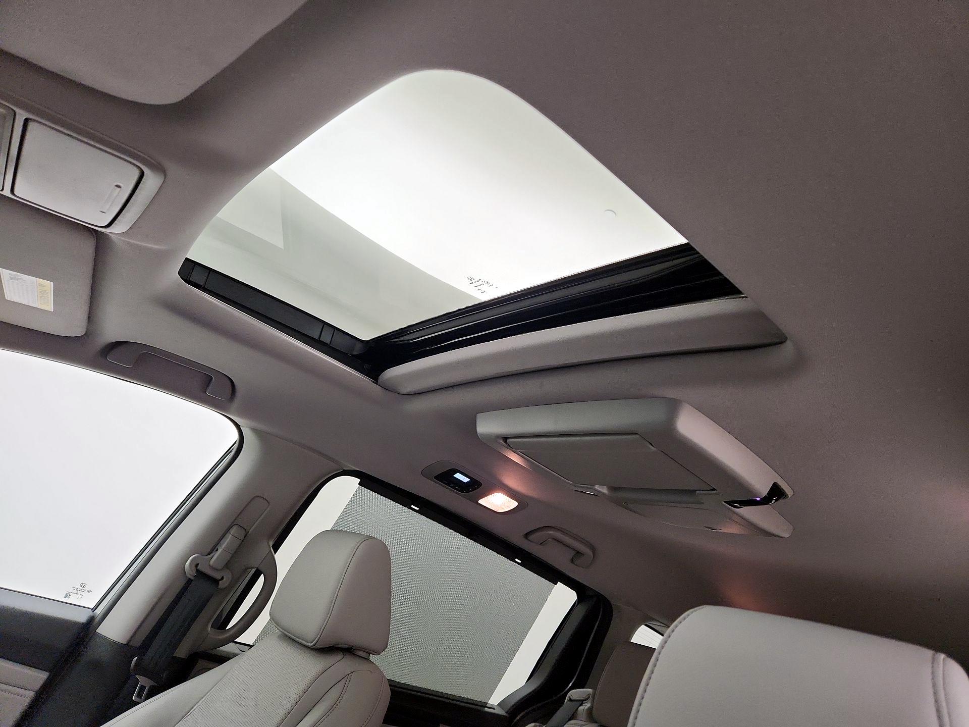 Thumbnail: 2018 Honda Odyssey - 20