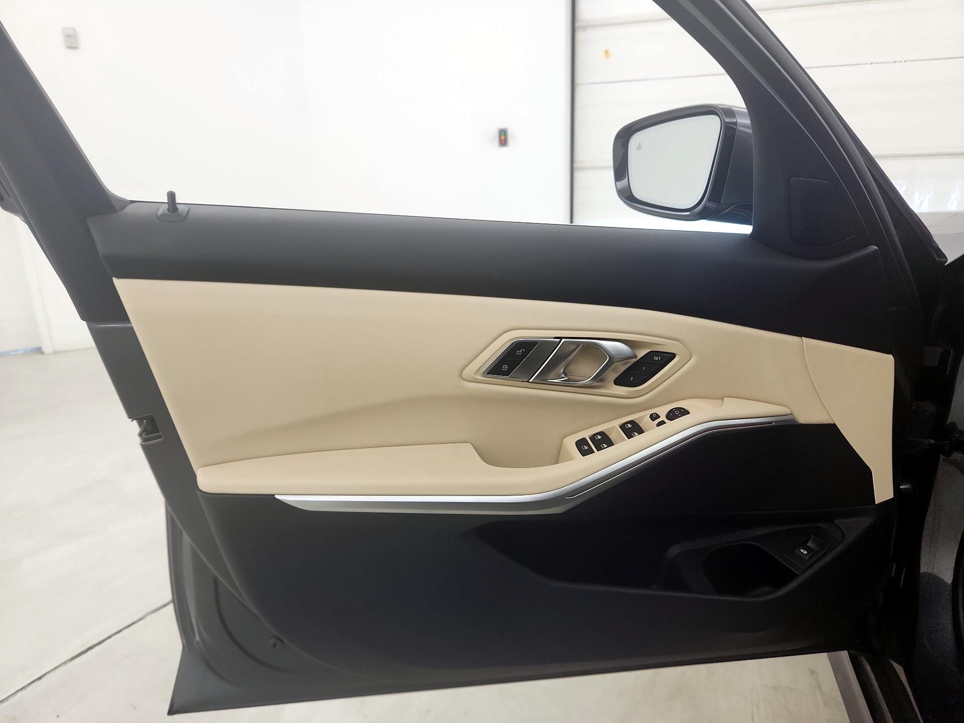 Thumbnail: 2020 BMW 3 Series - 12