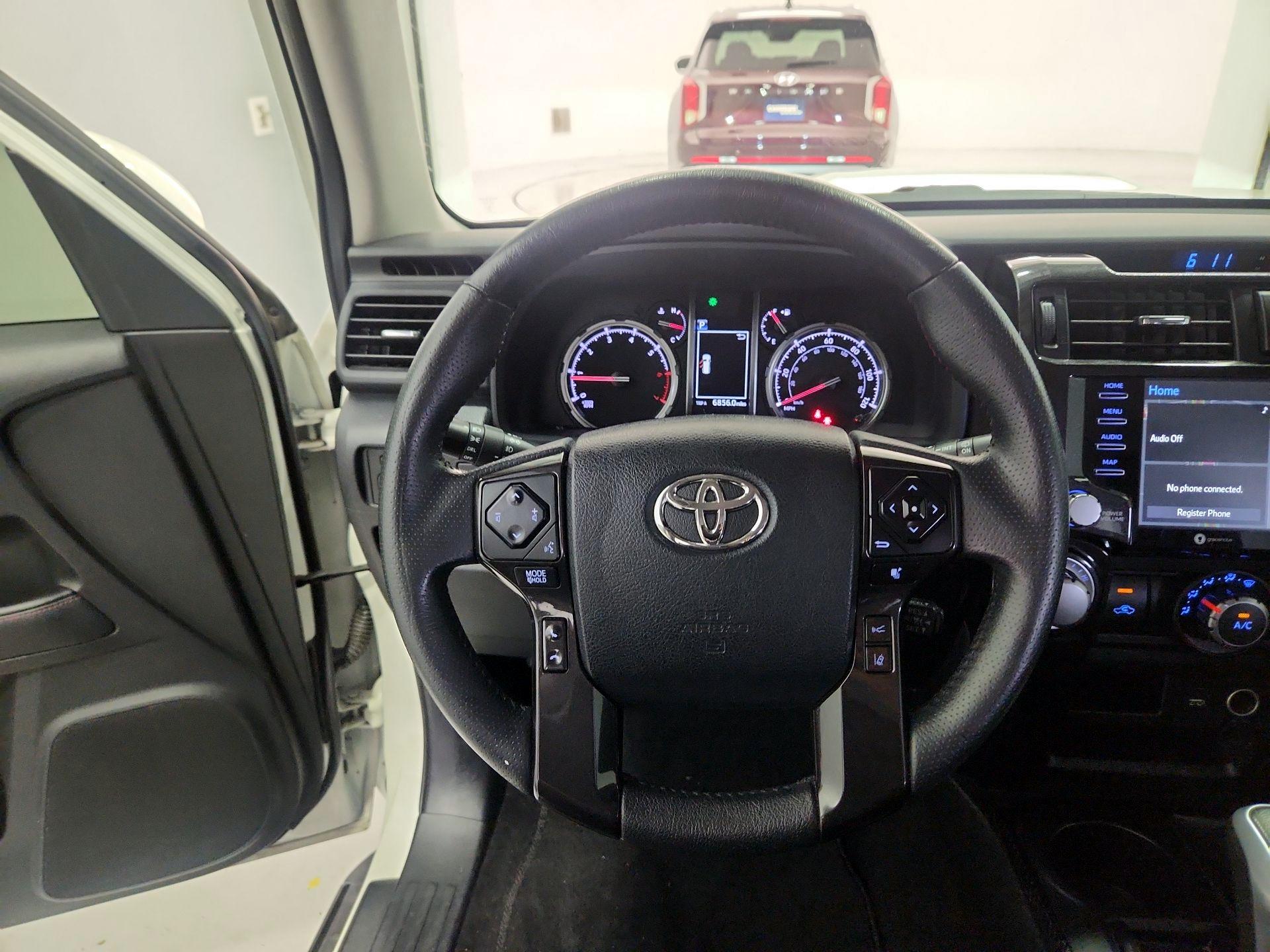 Thumbnail: 2022 Toyota 4Runner - 10