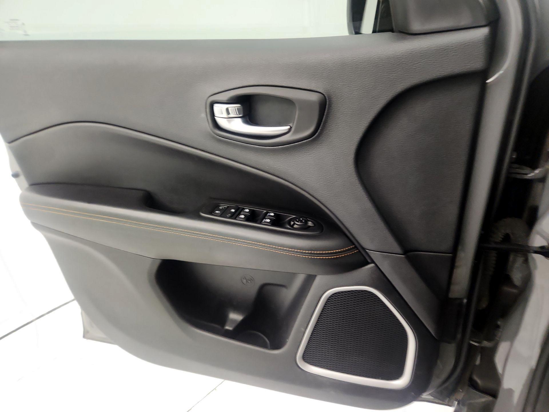 Thumbnail: 2019 Jeep Compass - 12