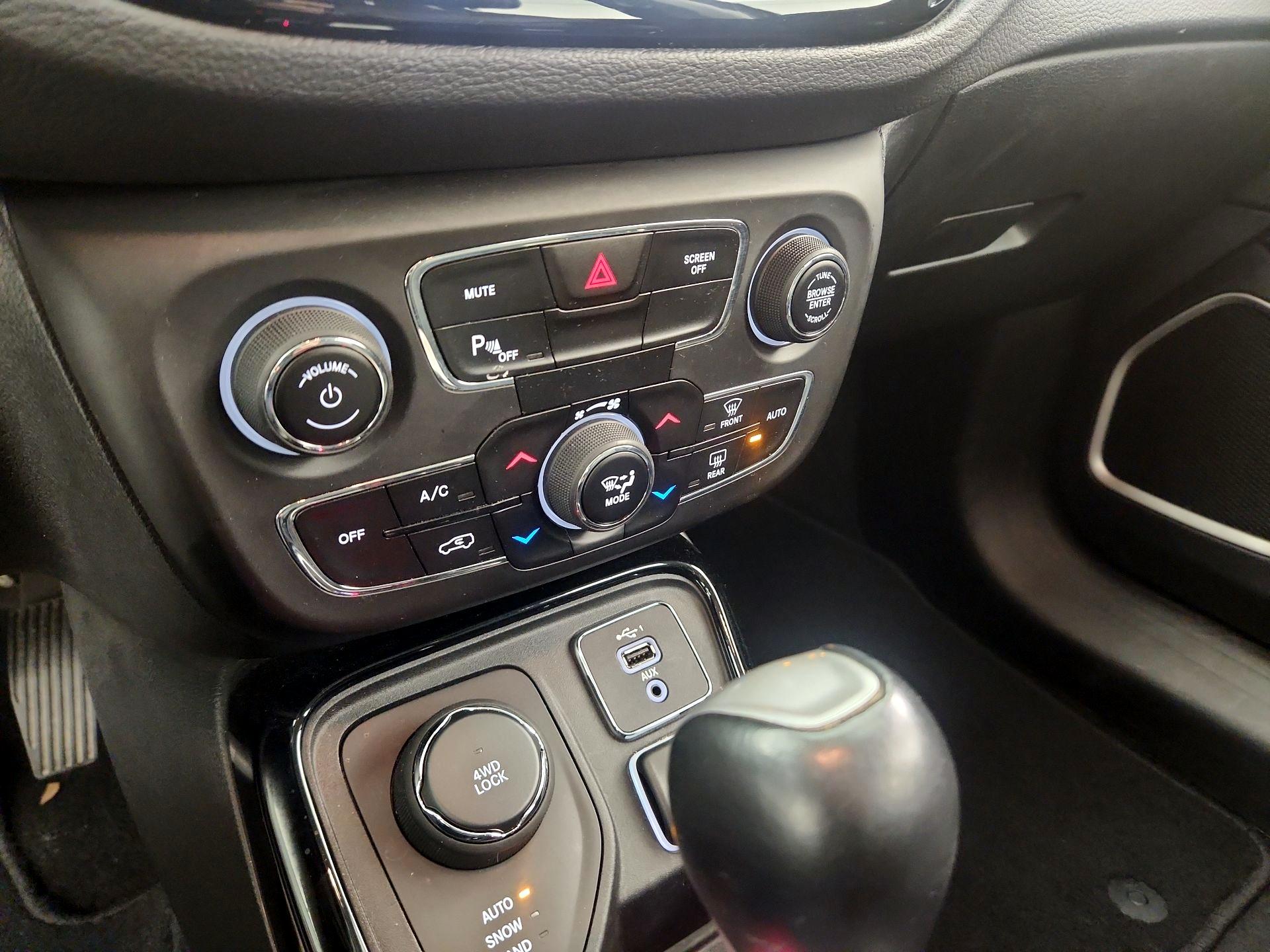 Thumbnail: 2019 Jeep Compass - 16