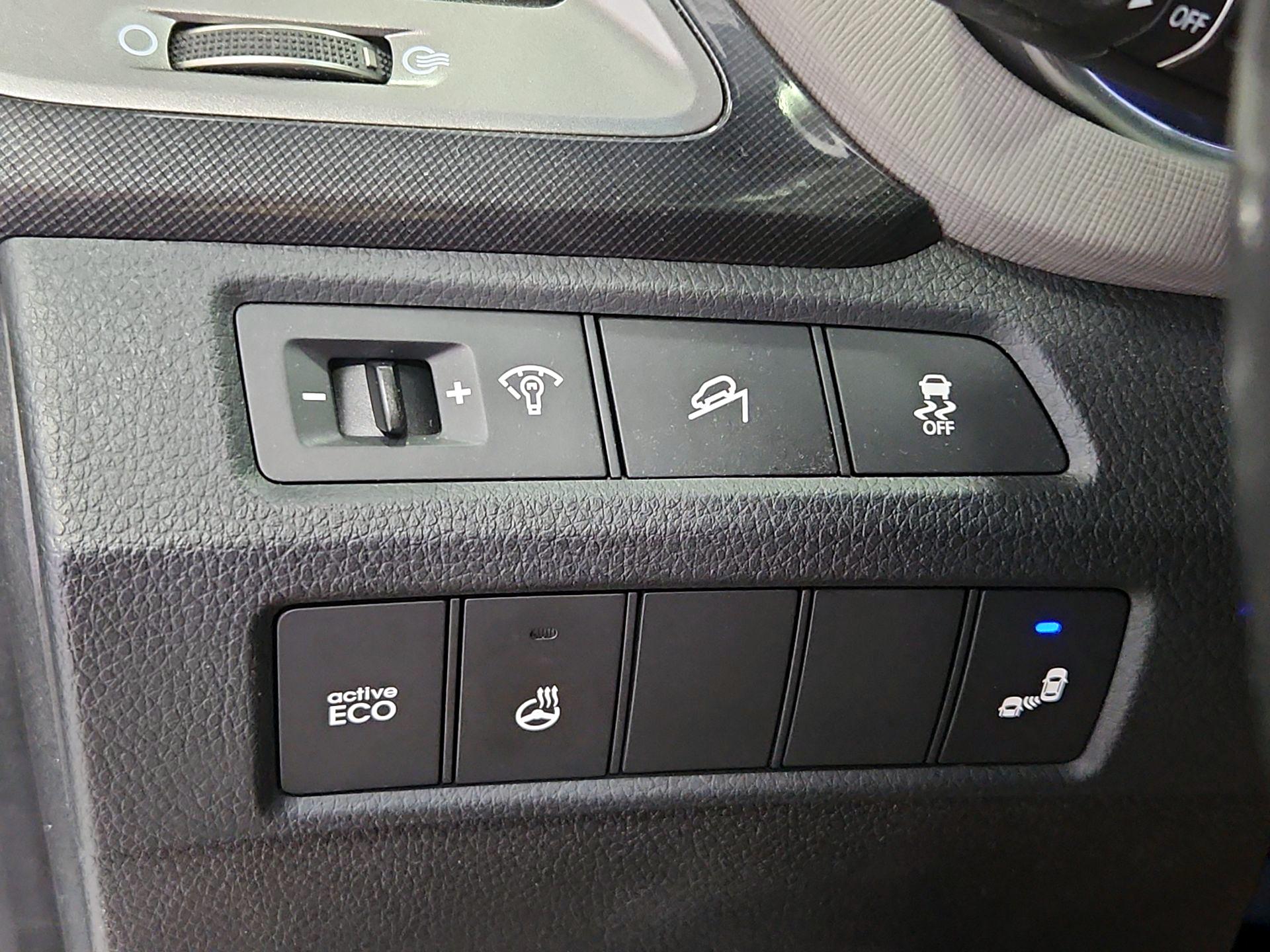 Thumbnail: 2014 Hyundai Santa Fe - 13