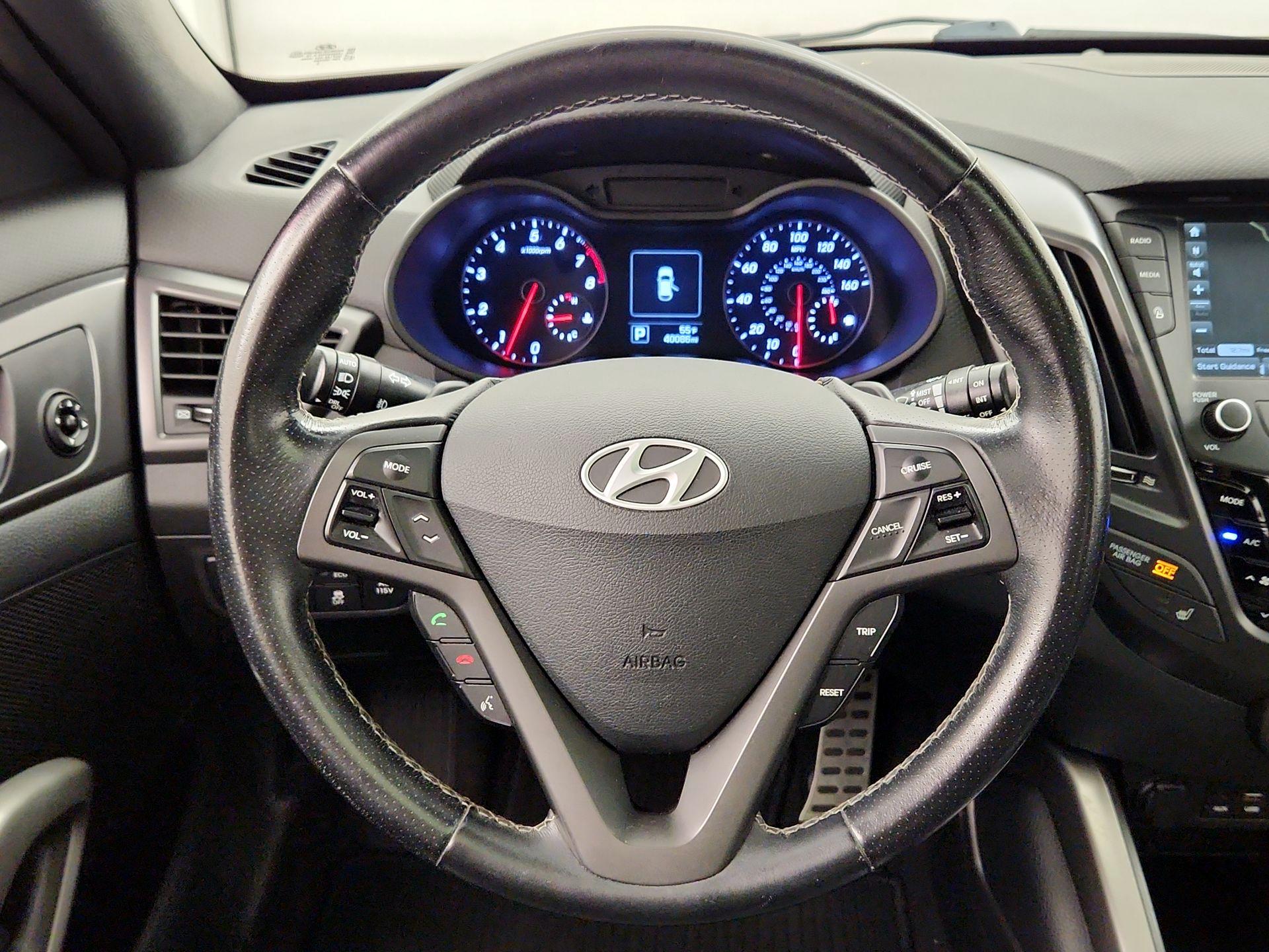 Thumbnail: 2016 Hyundai Veloster - 10