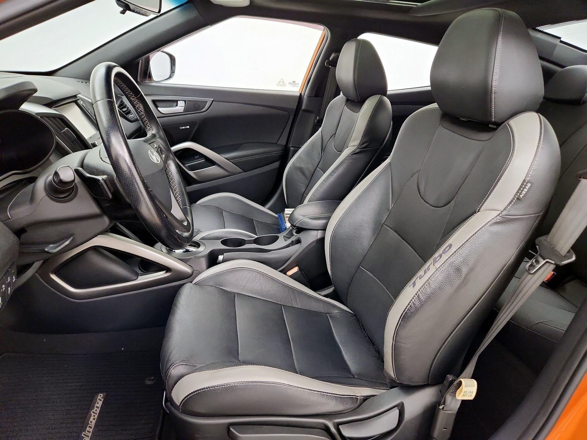 Thumbnail: 2016 Hyundai Veloster - 11