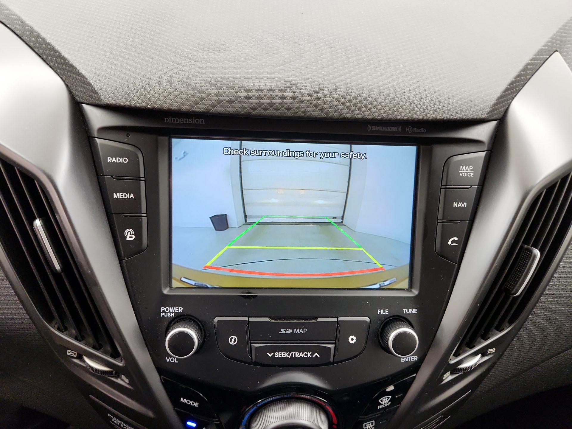 Thumbnail: 2016 Hyundai Veloster - 15