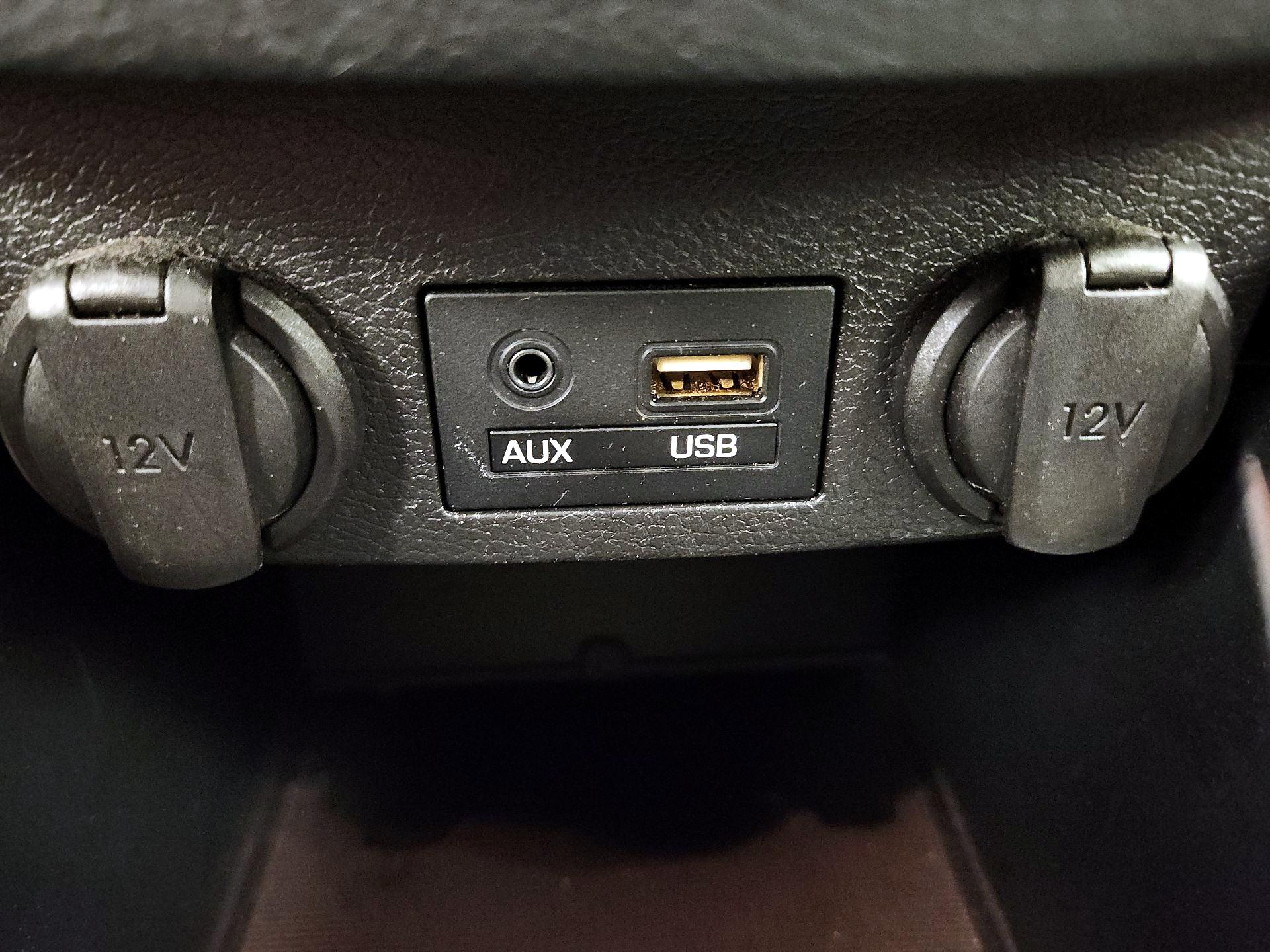 Thumbnail: 2016 Hyundai Veloster - 19