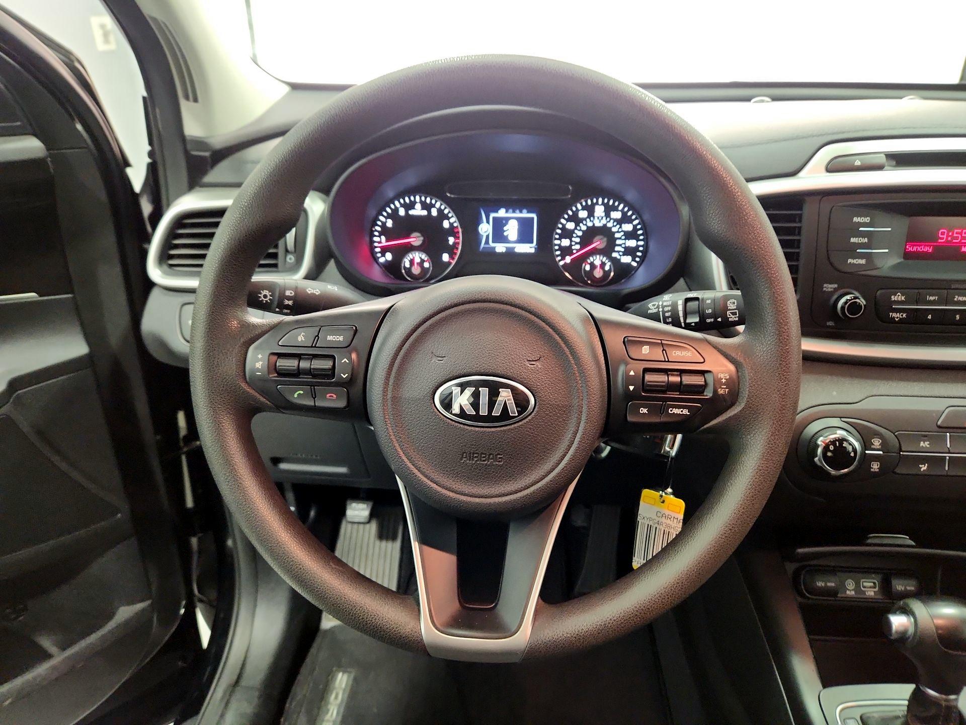 Thumbnail: 2017 Kia Sorento - 10