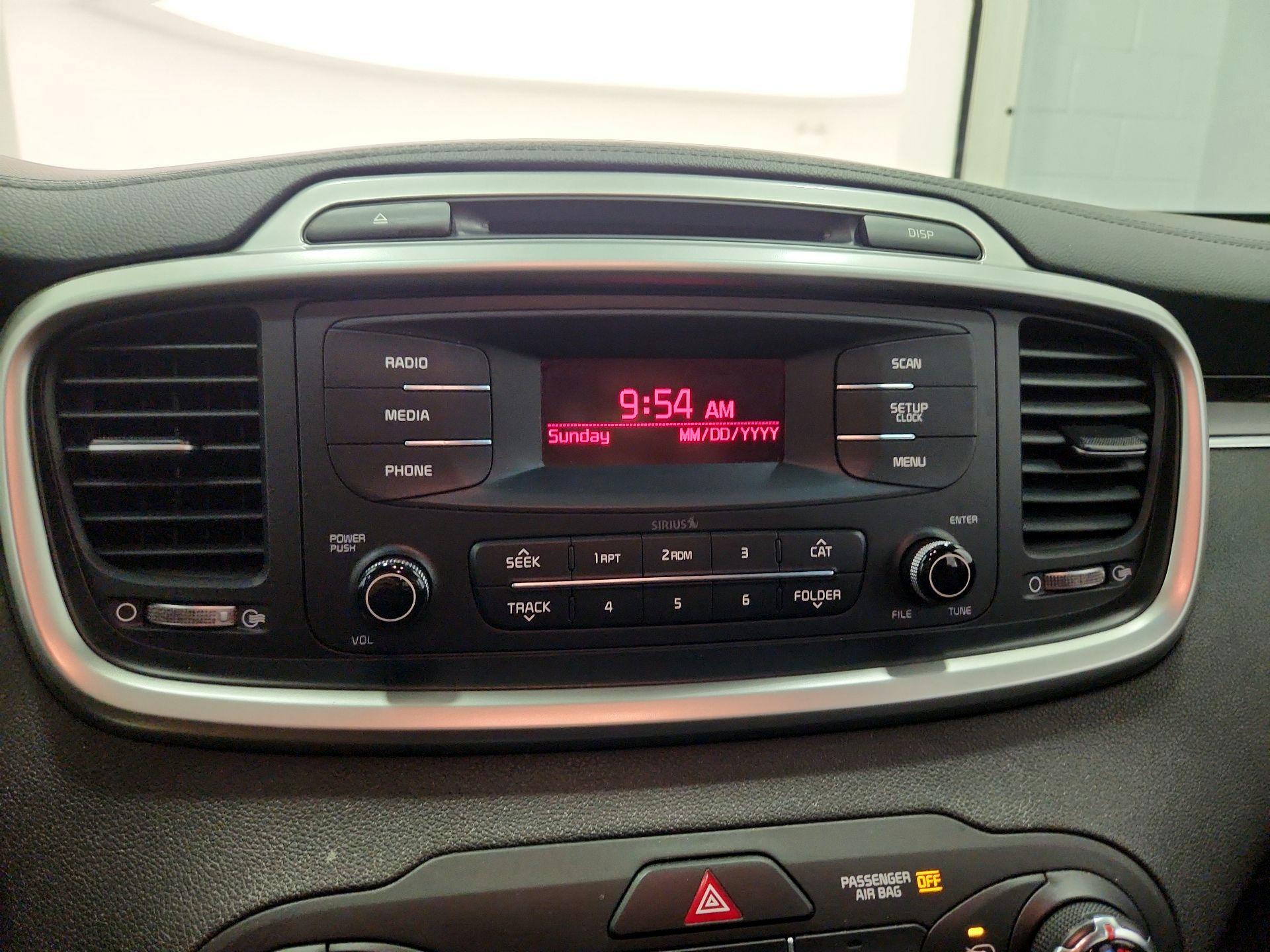 Thumbnail: 2017 Kia Sorento - 14