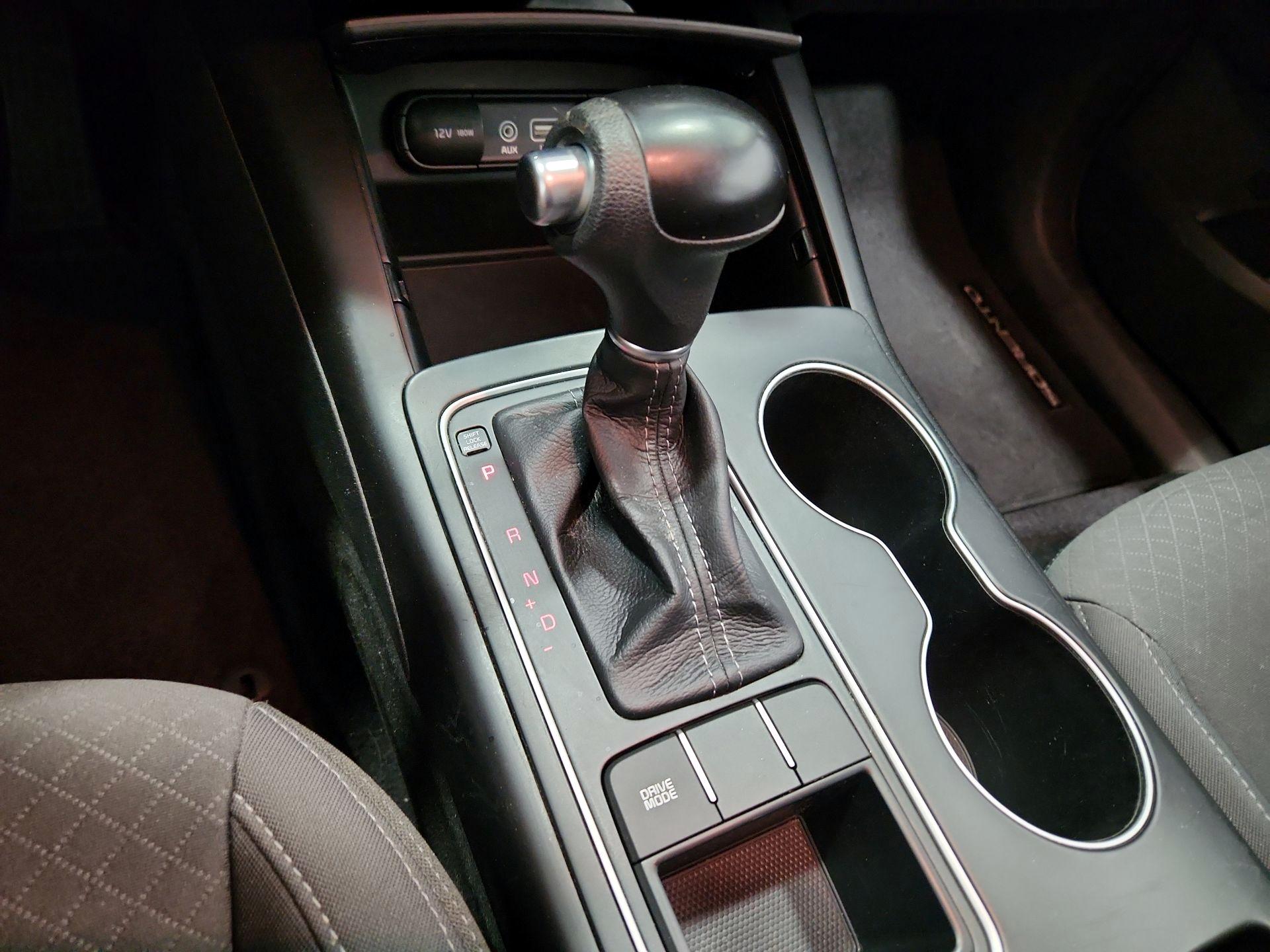 Thumbnail: 2017 Kia Sorento - 16