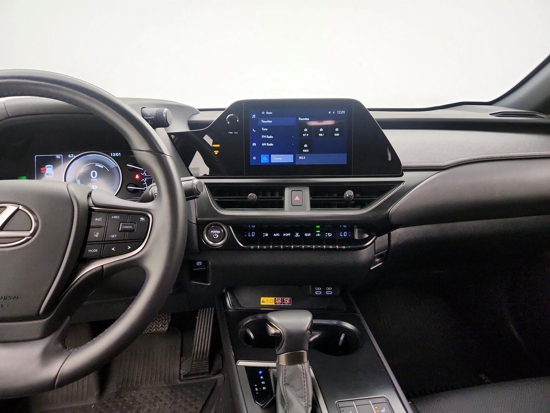 Thumbnail: 2023 Lexus UX - 9
