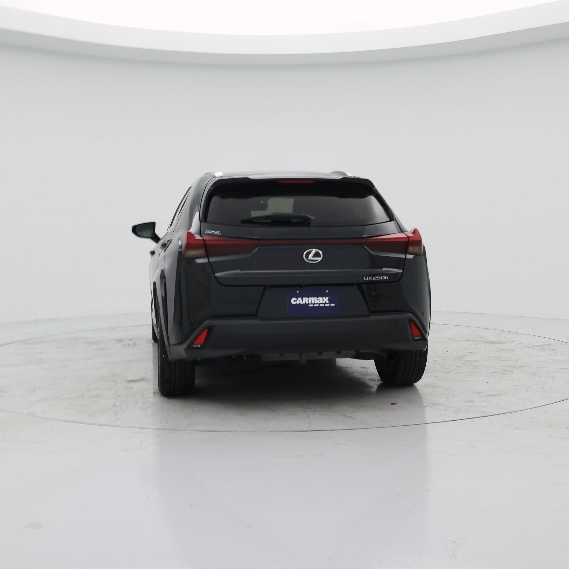 Thumbnail: 2023 Lexus UX - 6