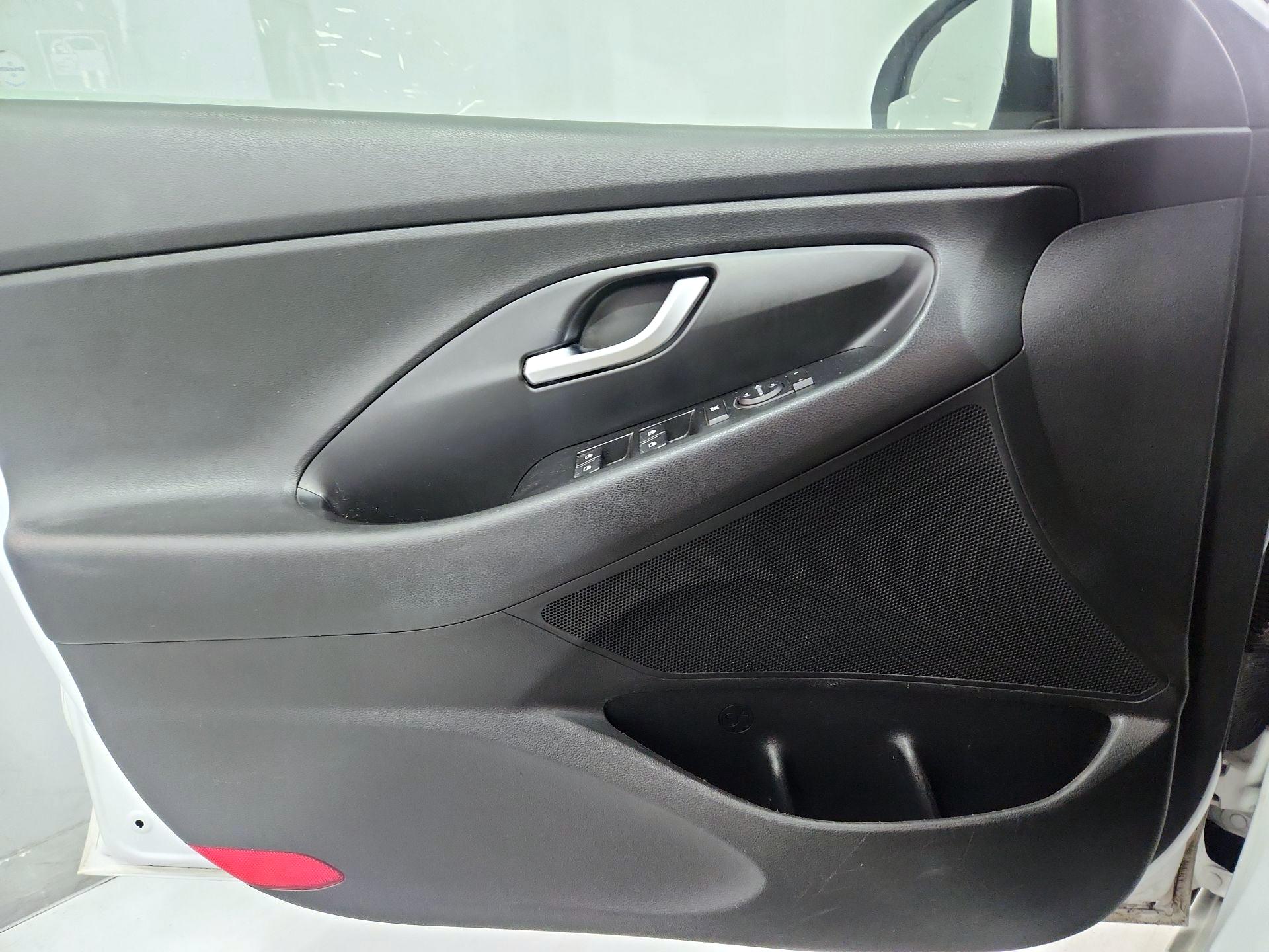 Thumbnail: 2019 Hyundai Elantra - 12