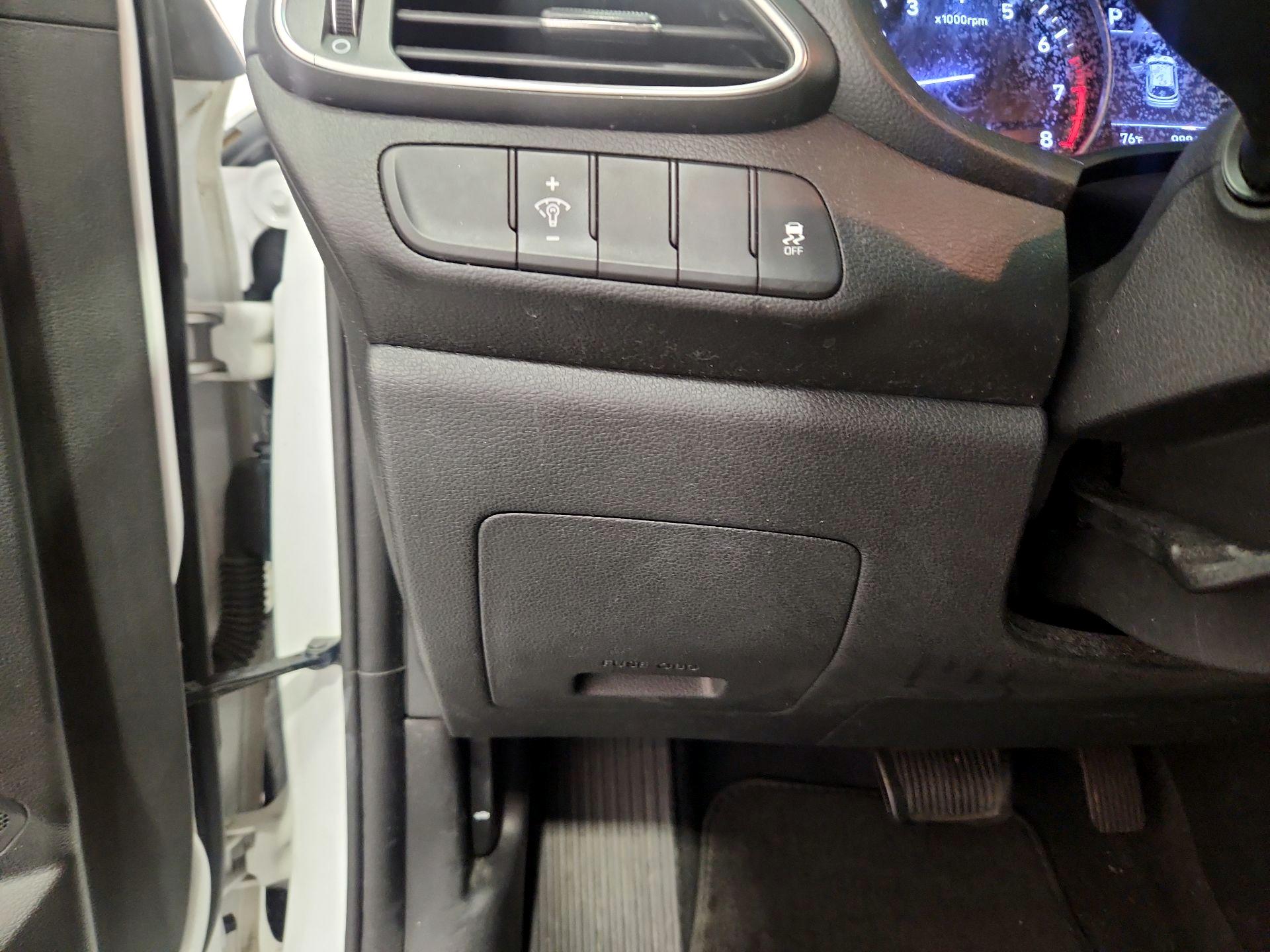 Thumbnail: 2019 Hyundai Elantra - 13