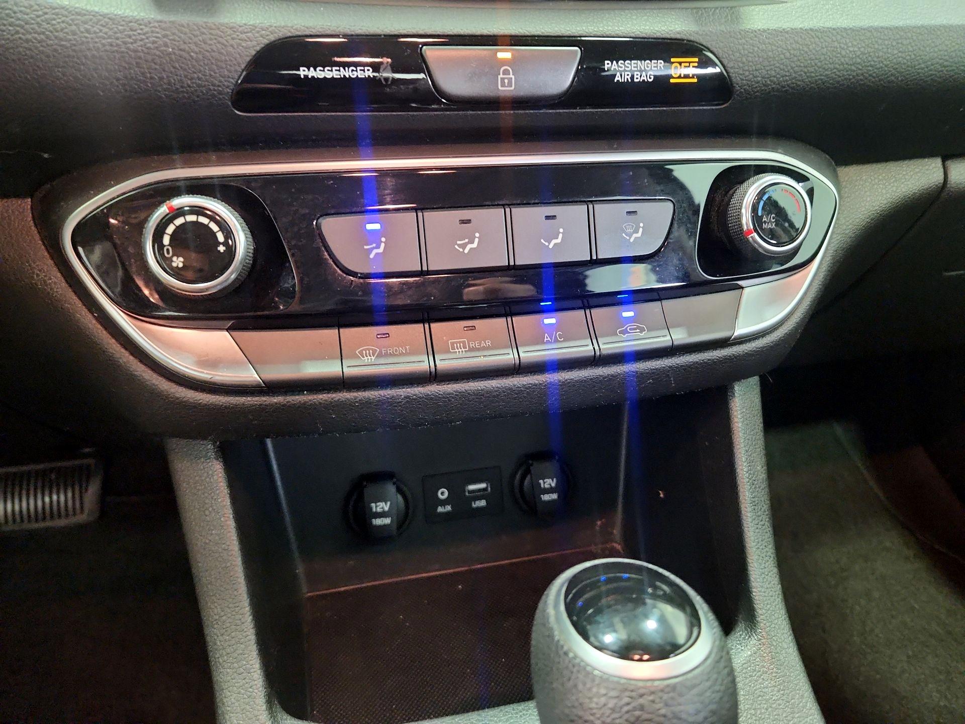 Thumbnail: 2019 Hyundai Elantra - 16