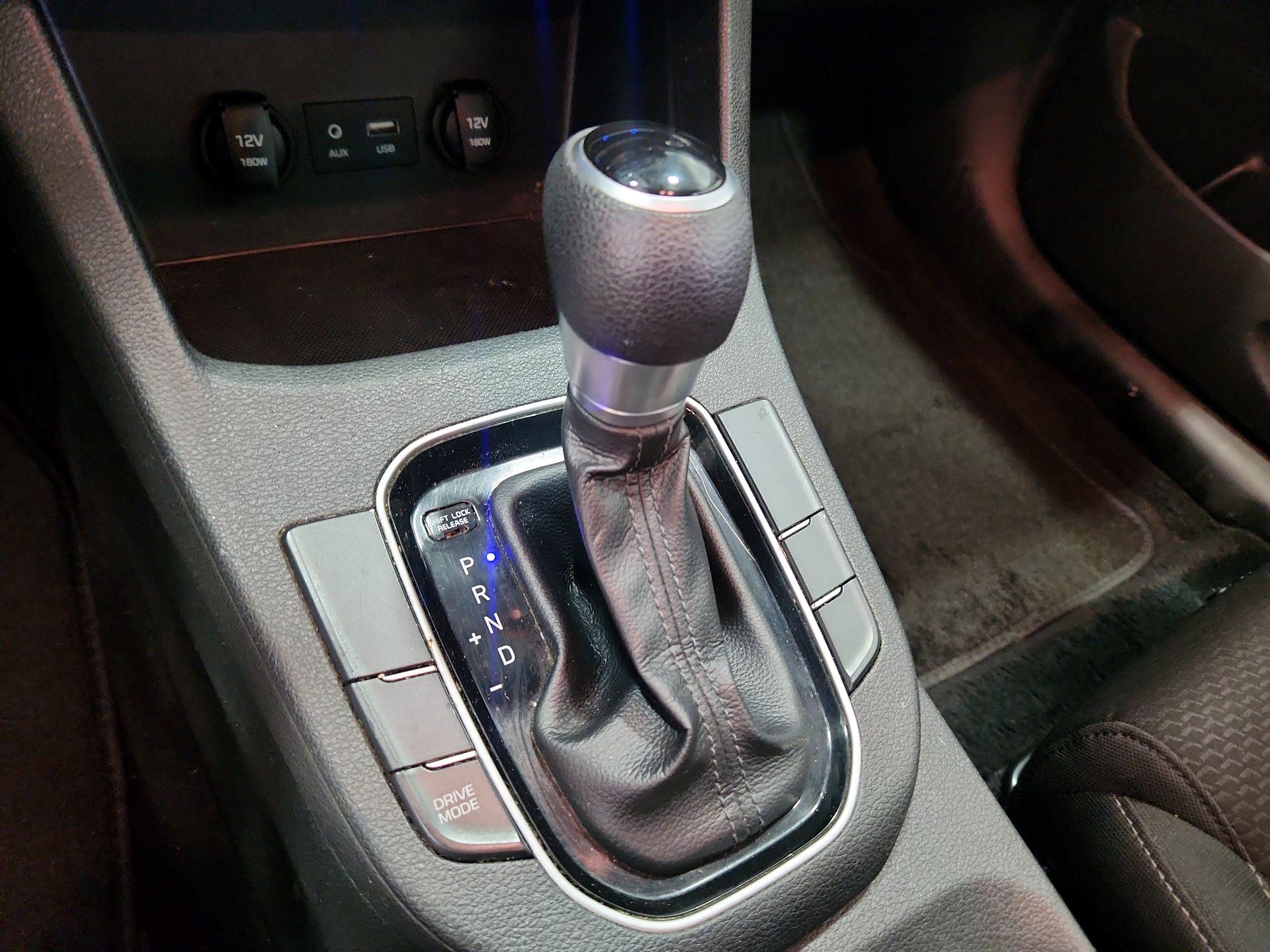 Thumbnail: 2019 Hyundai Elantra - 17