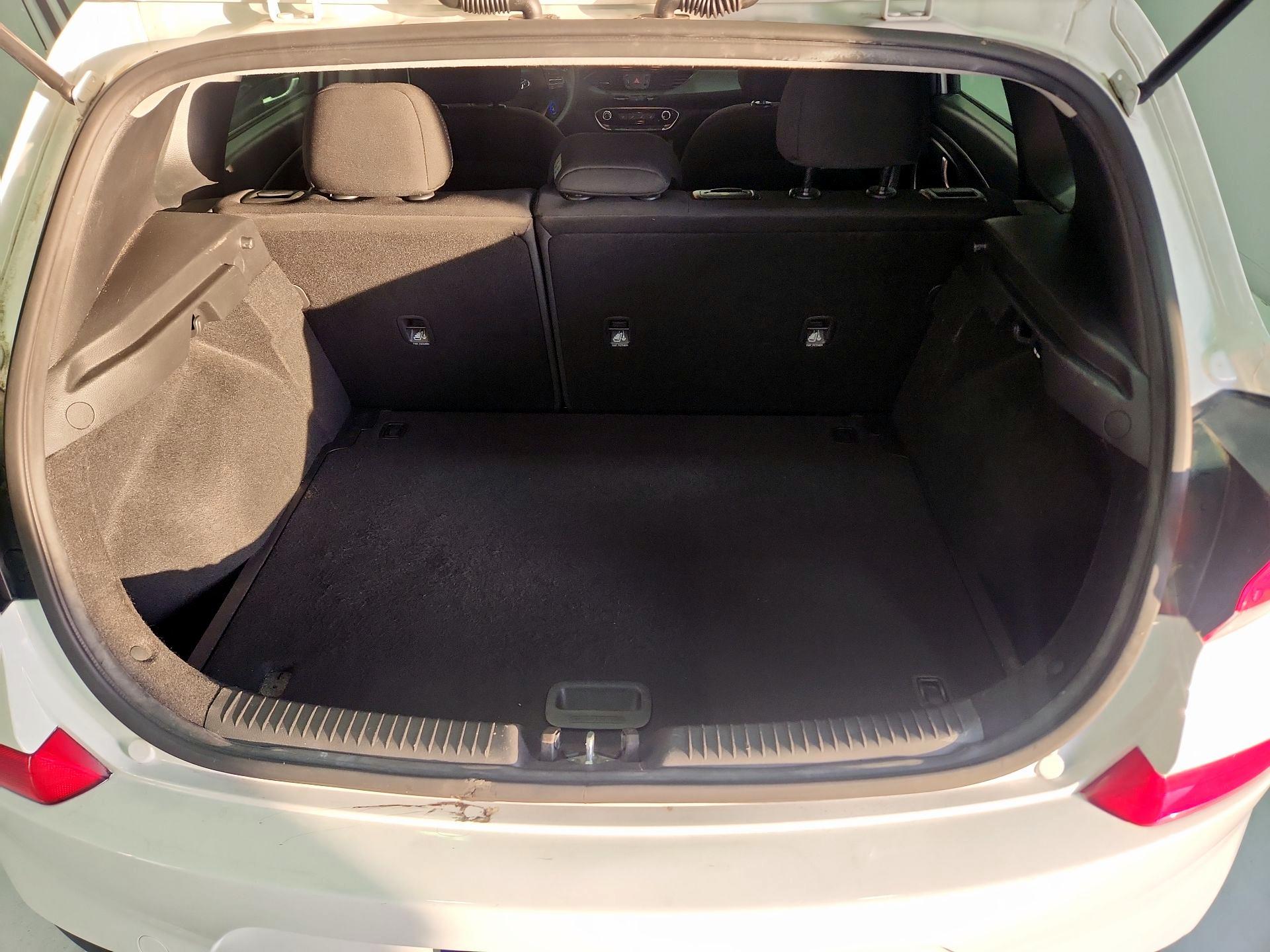 Thumbnail: 2019 Hyundai Elantra - 20